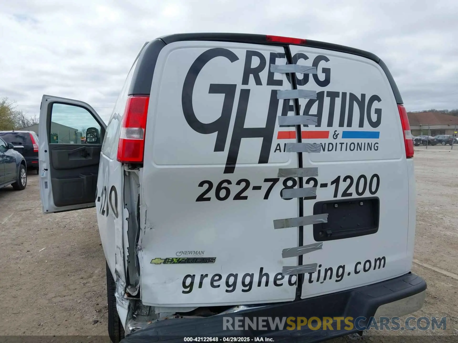 17 Photograph of a damaged car 1GCWGAF75M1194461 CHEVROLET EXPRESS CARGO 2021