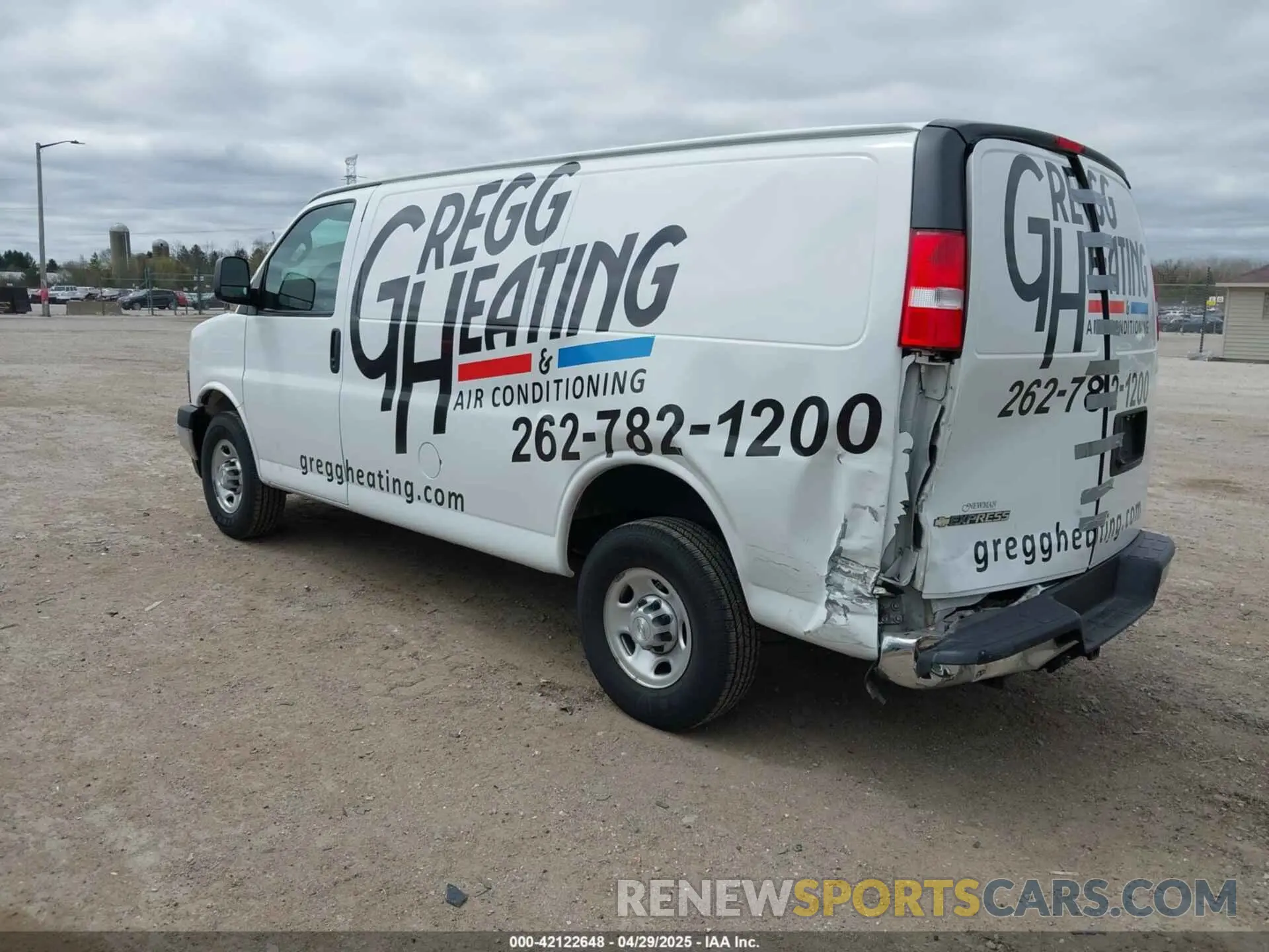 3 Photograph of a damaged car 1GCWGAF75M1194461 CHEVROLET EXPRESS CARGO 2021
