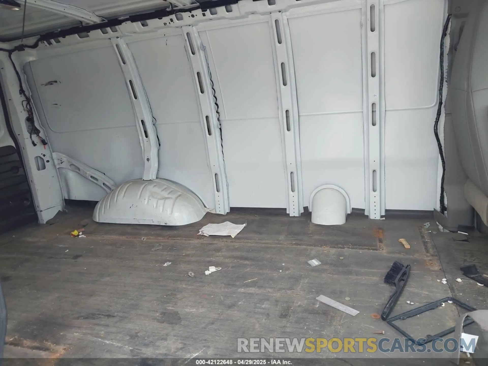 8 Photograph of a damaged car 1GCWGAF75M1194461 CHEVROLET EXPRESS CARGO 2021
