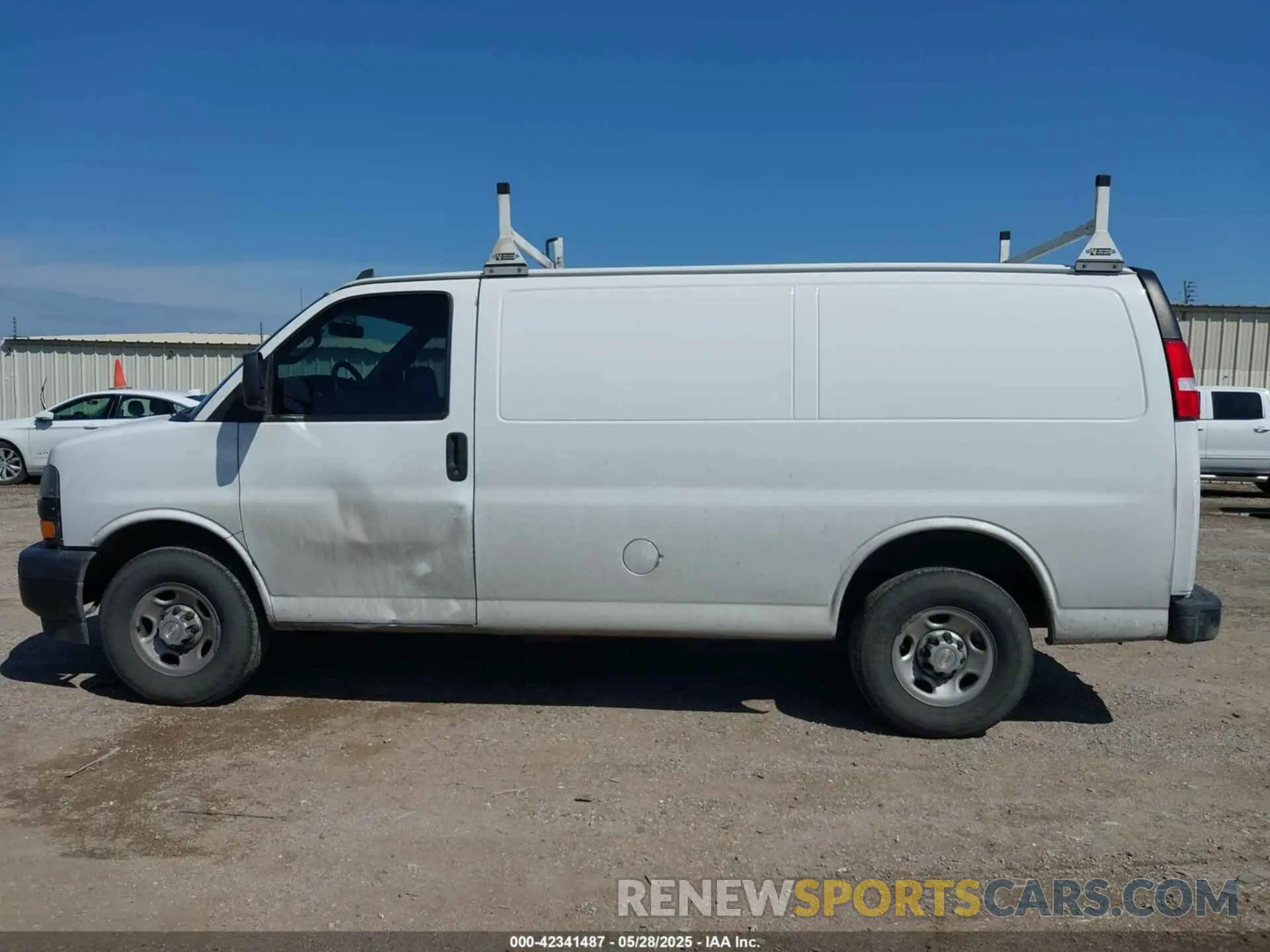 14 Photograph of a damaged car 1GCWGAFP0M1180922 CHEVROLET EXPRESS CARGO 2021