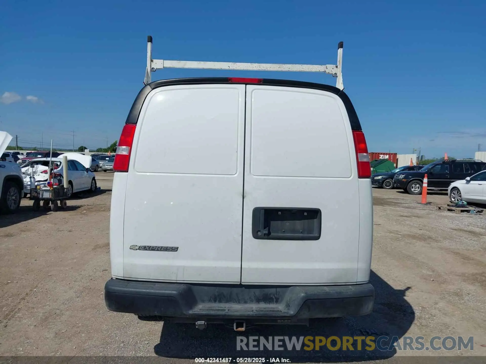 16 Photograph of a damaged car 1GCWGAFP0M1180922 CHEVROLET EXPRESS CARGO 2021