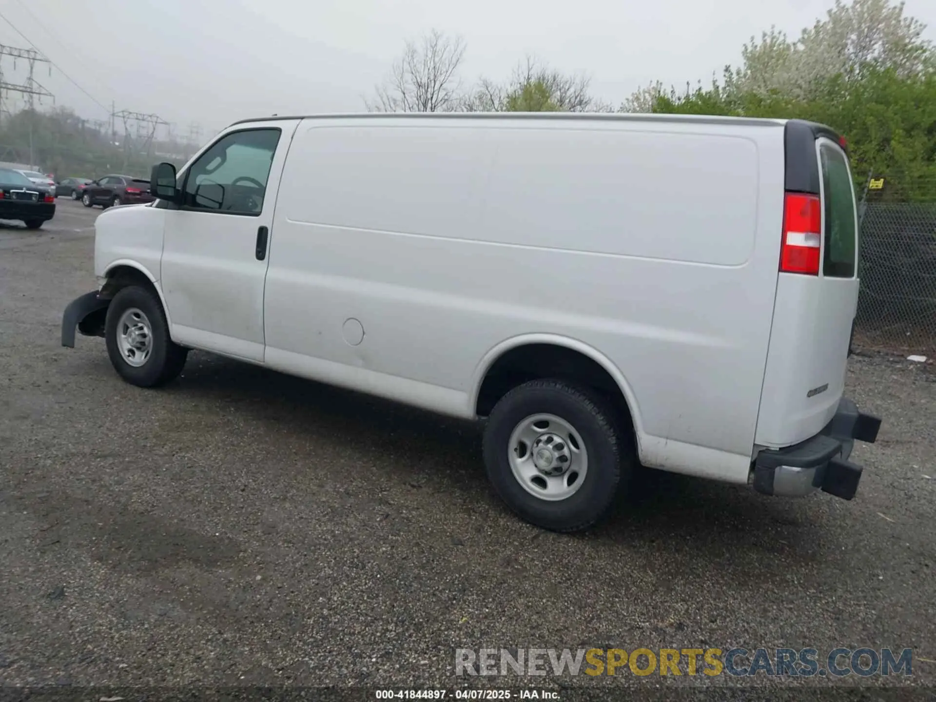 3 Photograph of a damaged car 1GCWGAFP0M1198014 CHEVROLET EXPRESS CARGO 2021