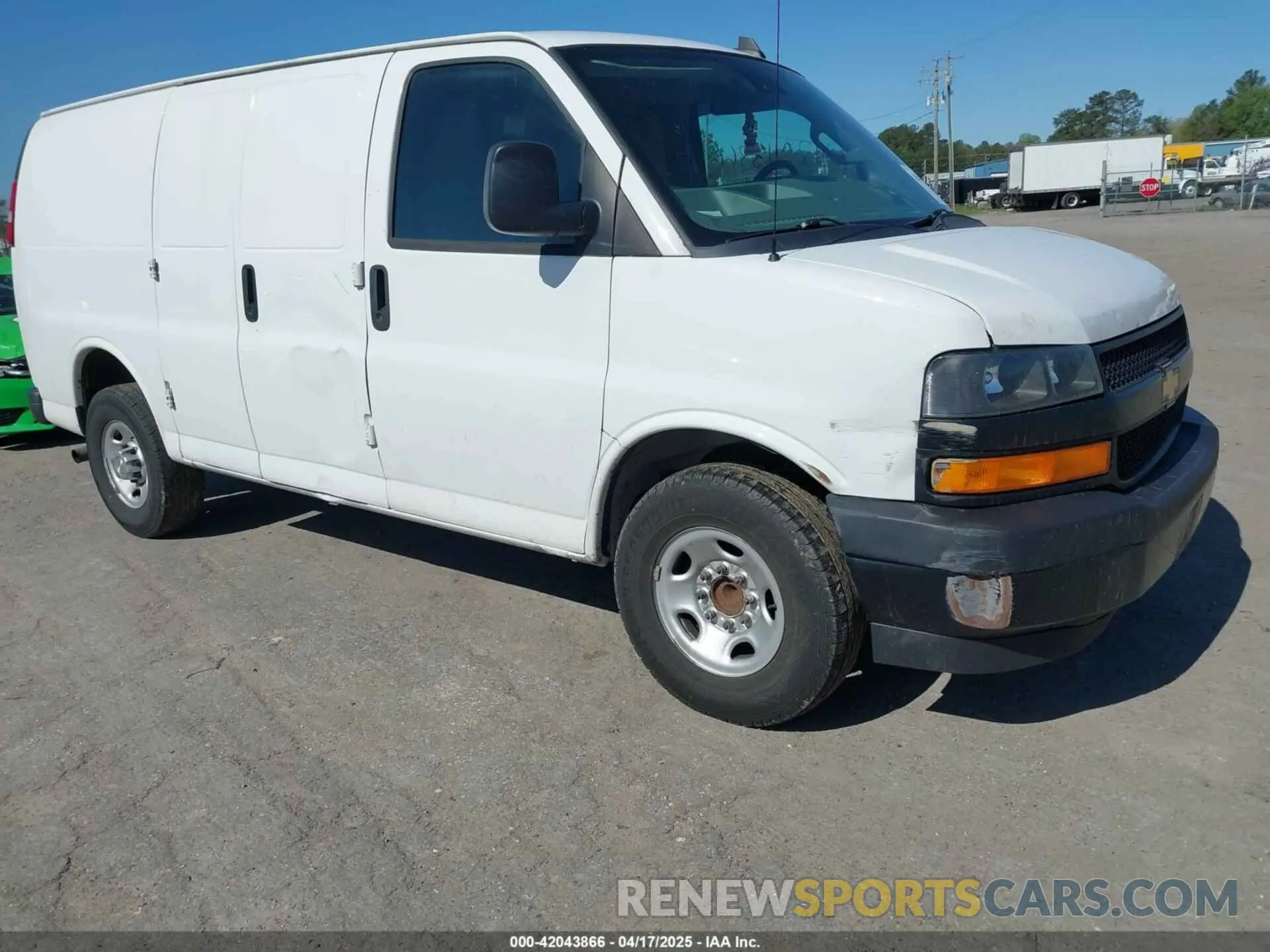 6 Photograph of a damaged car 1GCWGAFP0M1206242 CHEVROLET EXPRESS CARGO 2021