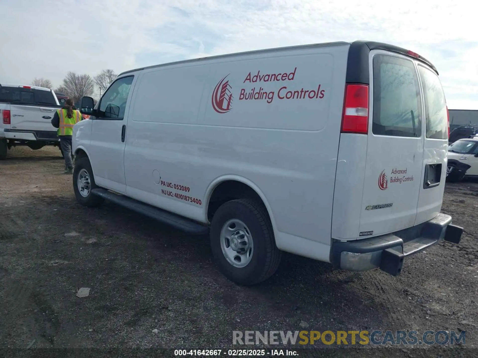 3 Photograph of a damaged car 1GCWGAFP2M1182123 CHEVROLET EXPRESS CARGO 2021
