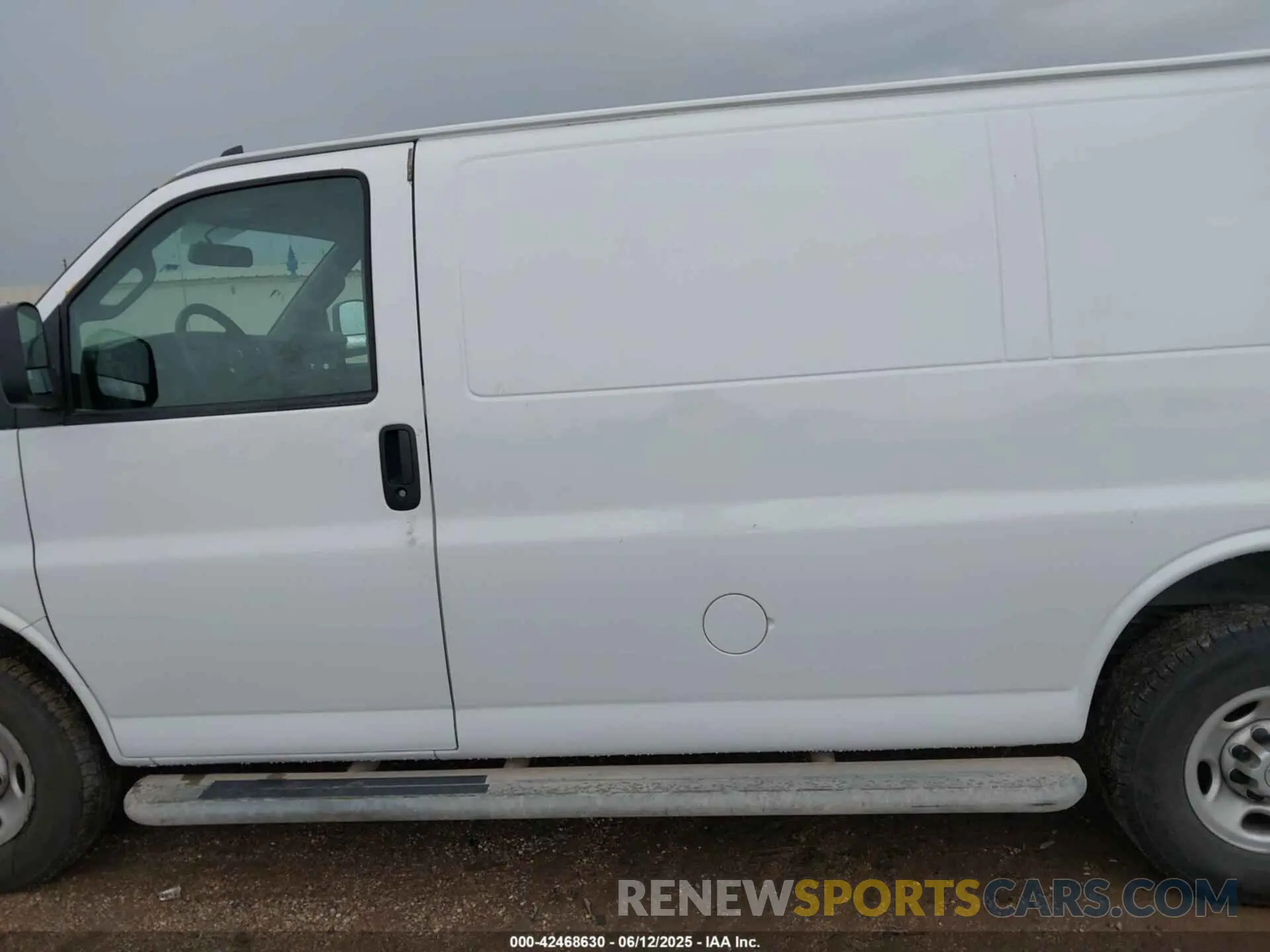 14 Photograph of a damaged car 1GCWGAFP2M1251201 CHEVROLET EXPRESS CARGO 2021