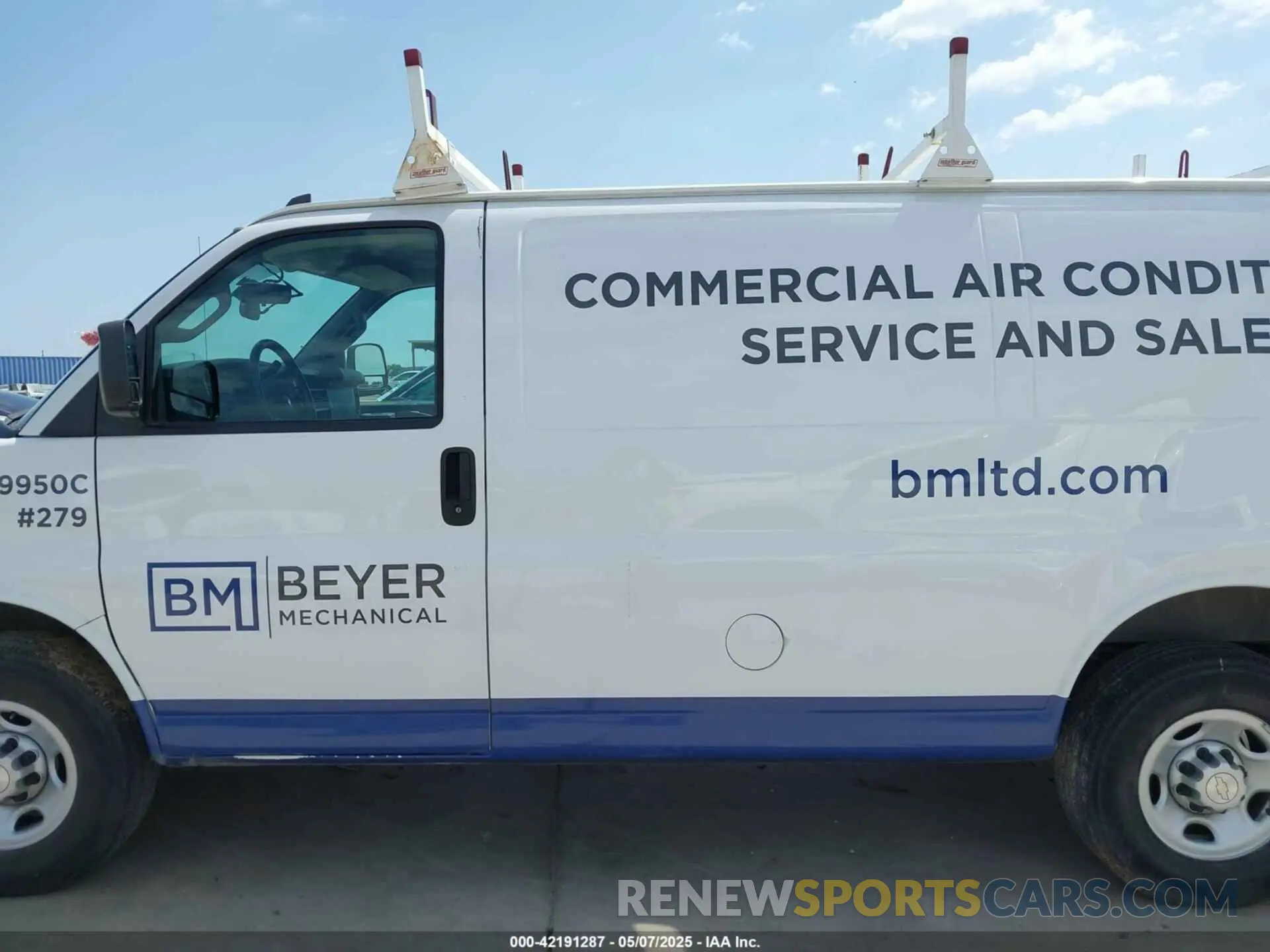 14 Photograph of a damaged car 1GCWGAFP2M1251909 CHEVROLET EXPRESS CARGO 2021