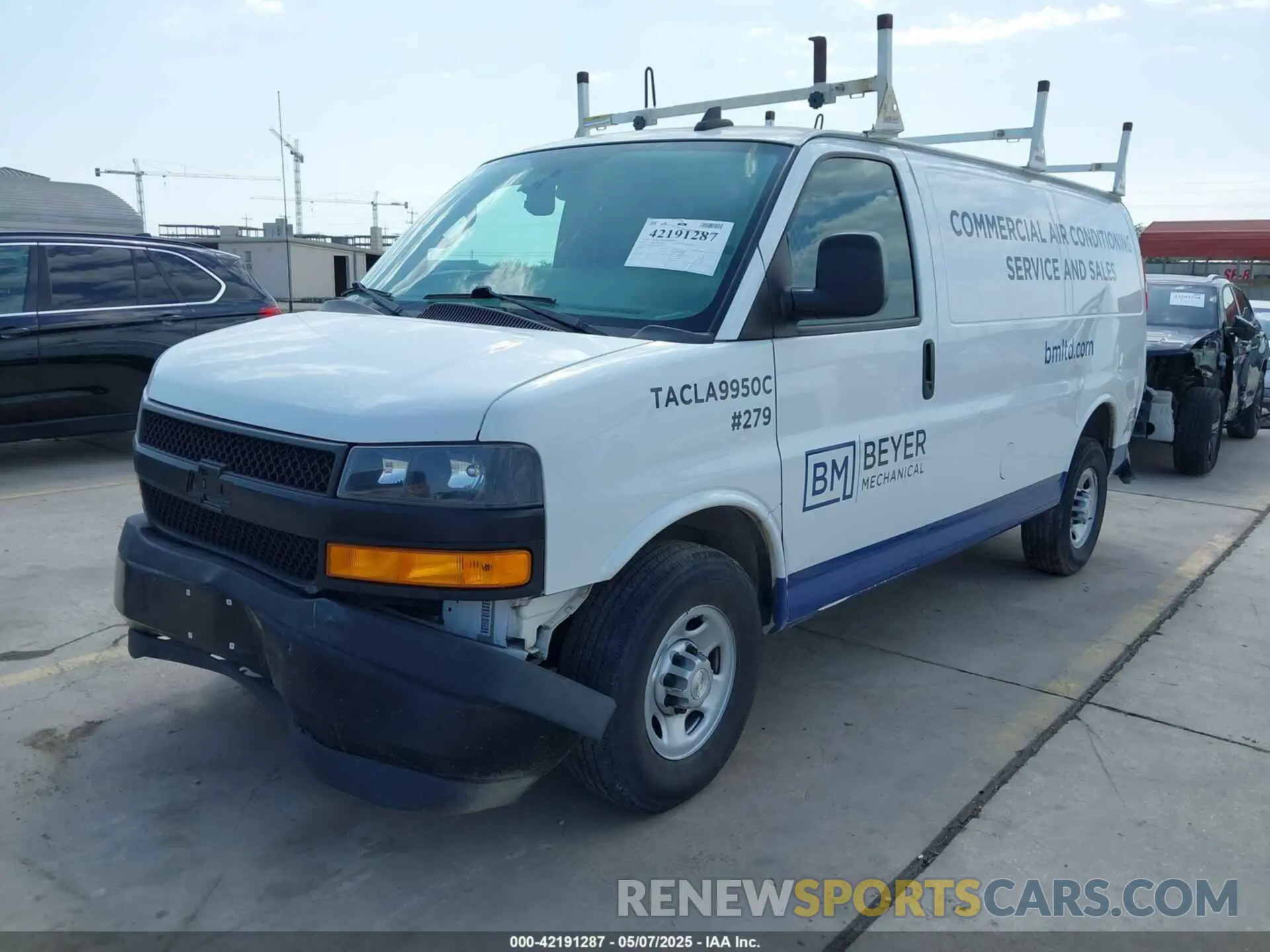 2 Photograph of a damaged car 1GCWGAFP2M1251909 CHEVROLET EXPRESS CARGO 2021