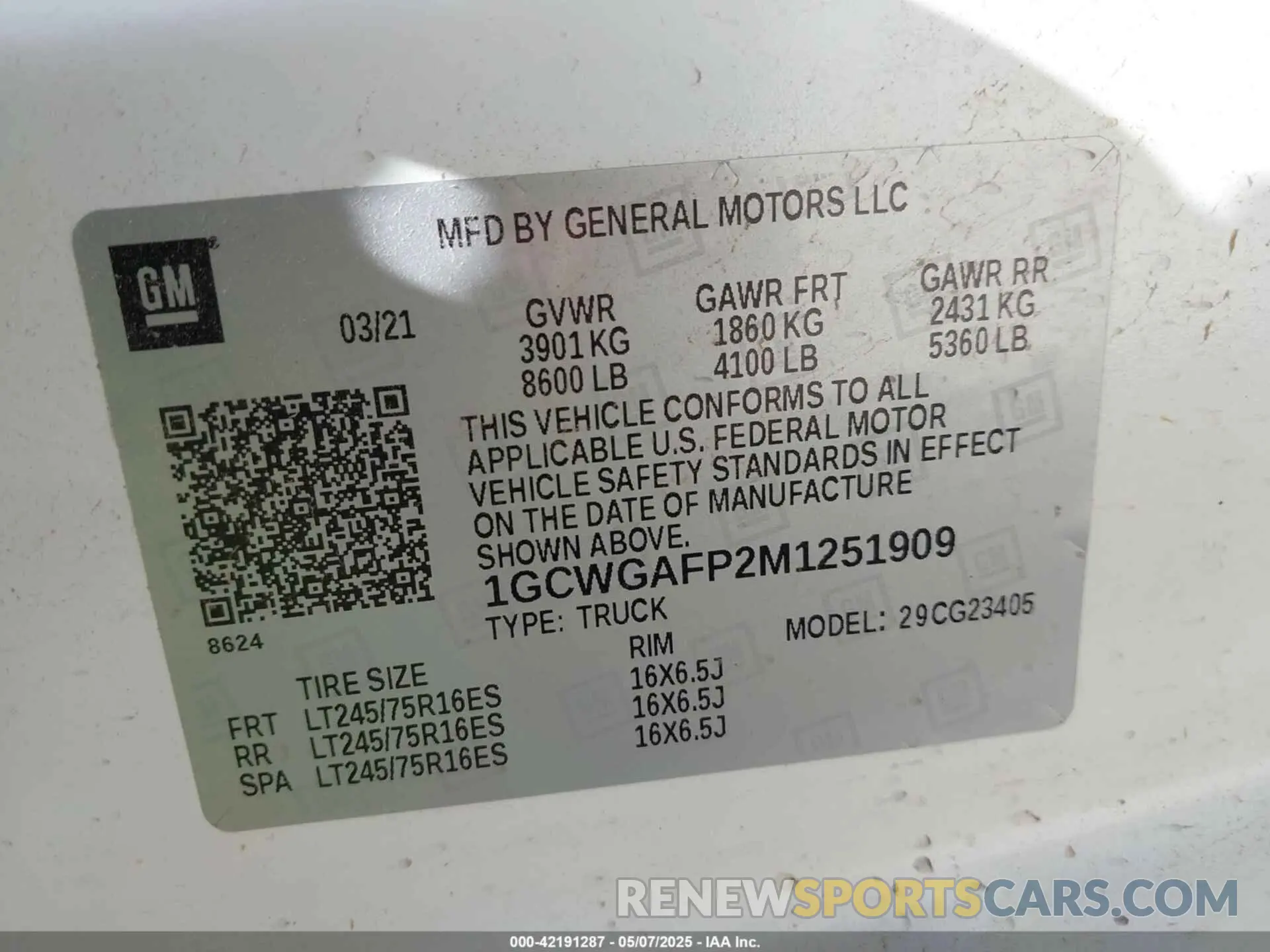 9 Photograph of a damaged car 1GCWGAFP2M1251909 CHEVROLET EXPRESS CARGO 2021