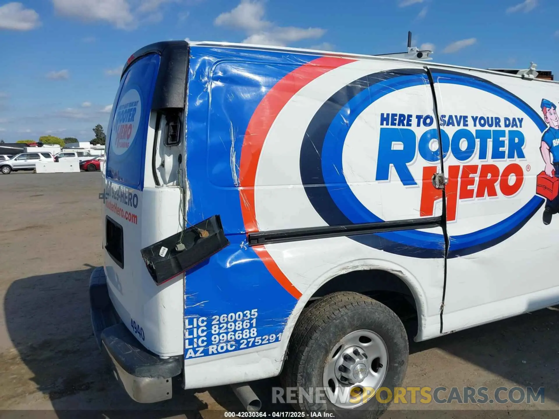 17 Photograph of a damaged car 1GCWGAFP3M1204940 CHEVROLET EXPRESS CARGO 2021