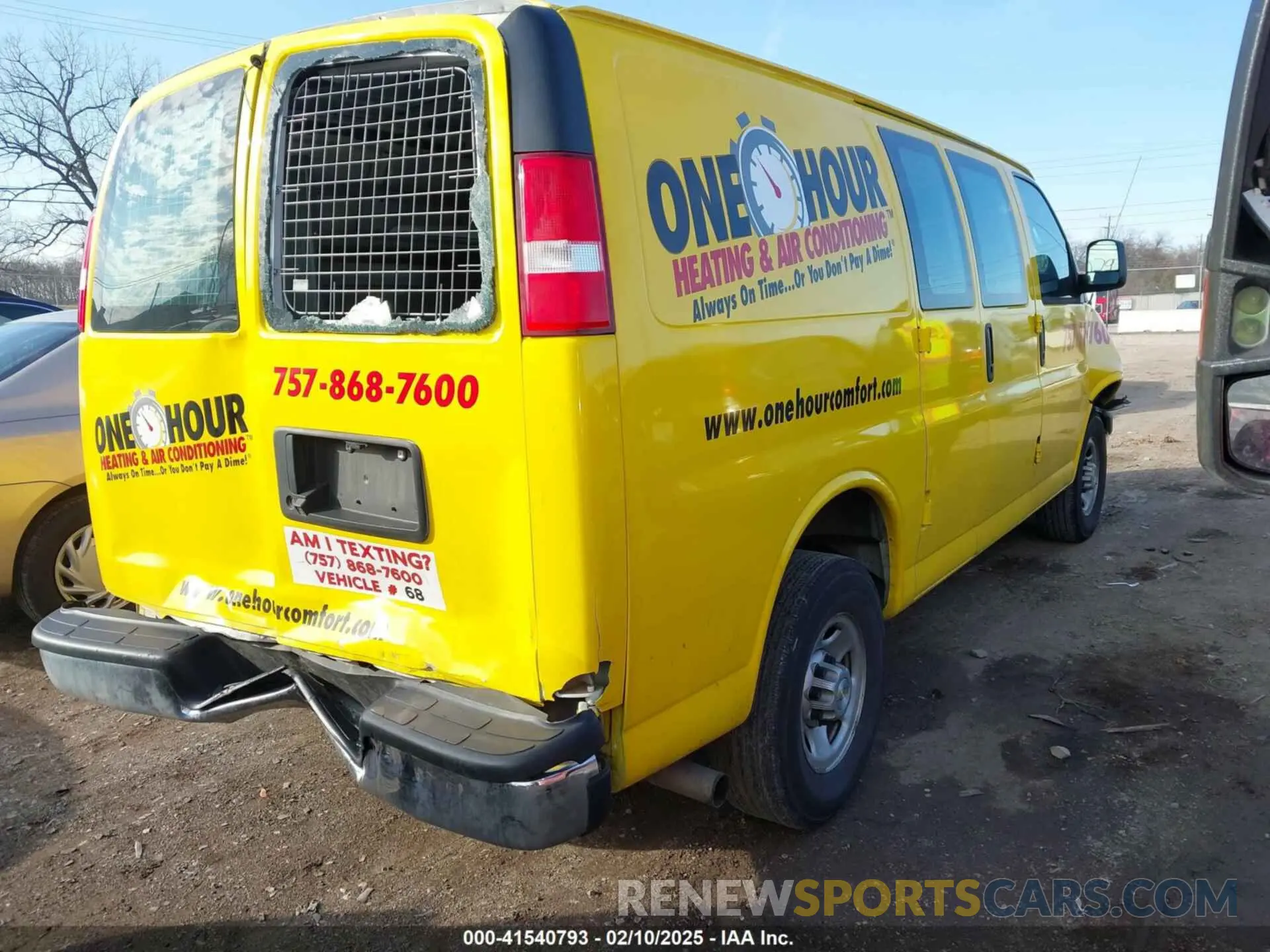 4 Photograph of a damaged car 1GCWGAFP6M1218203 CHEVROLET EXPRESS CARGO 2021