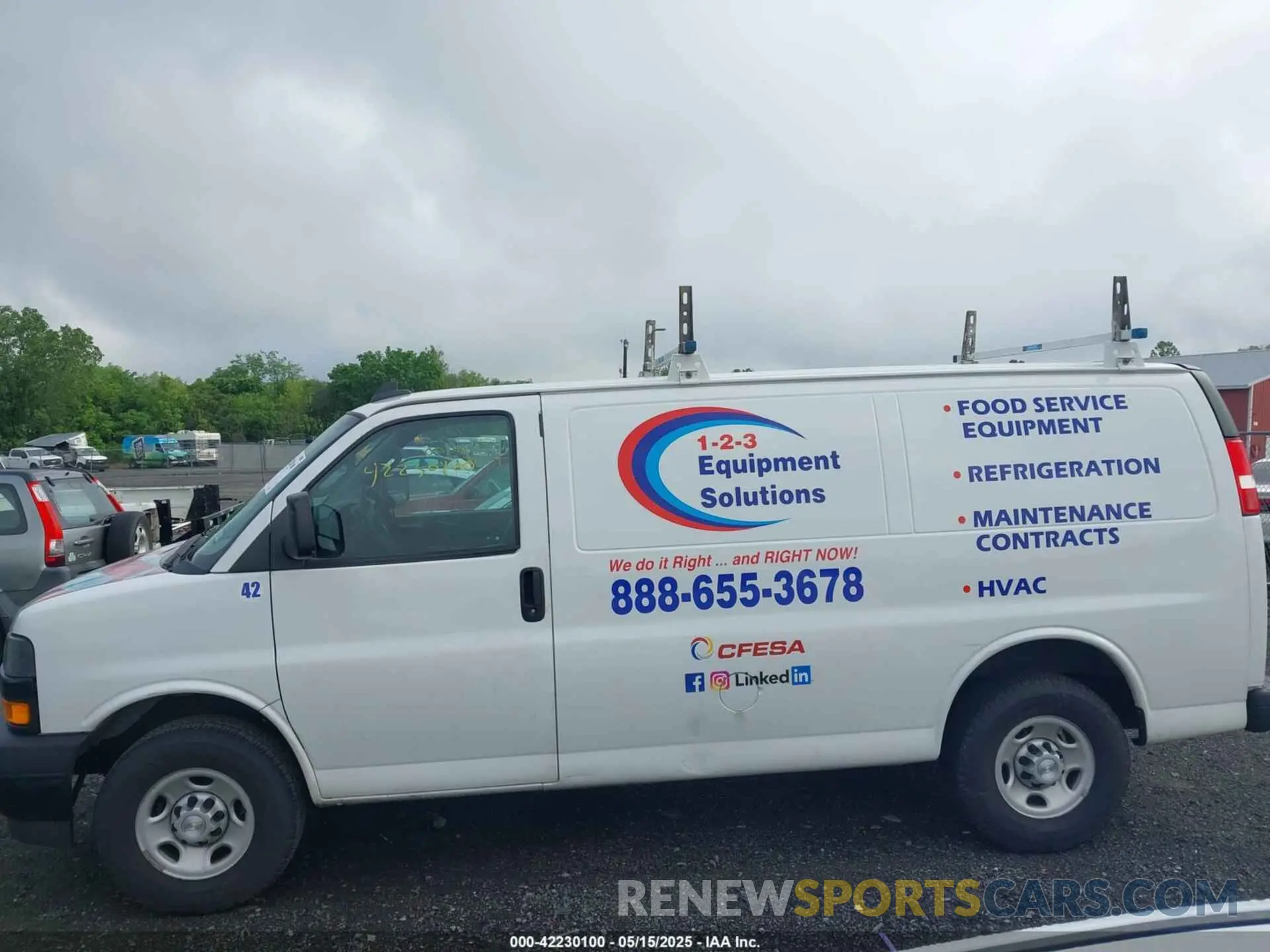 14 Photograph of a damaged car 1GCWGAFP8M1303608 CHEVROLET EXPRESS CARGO 2021