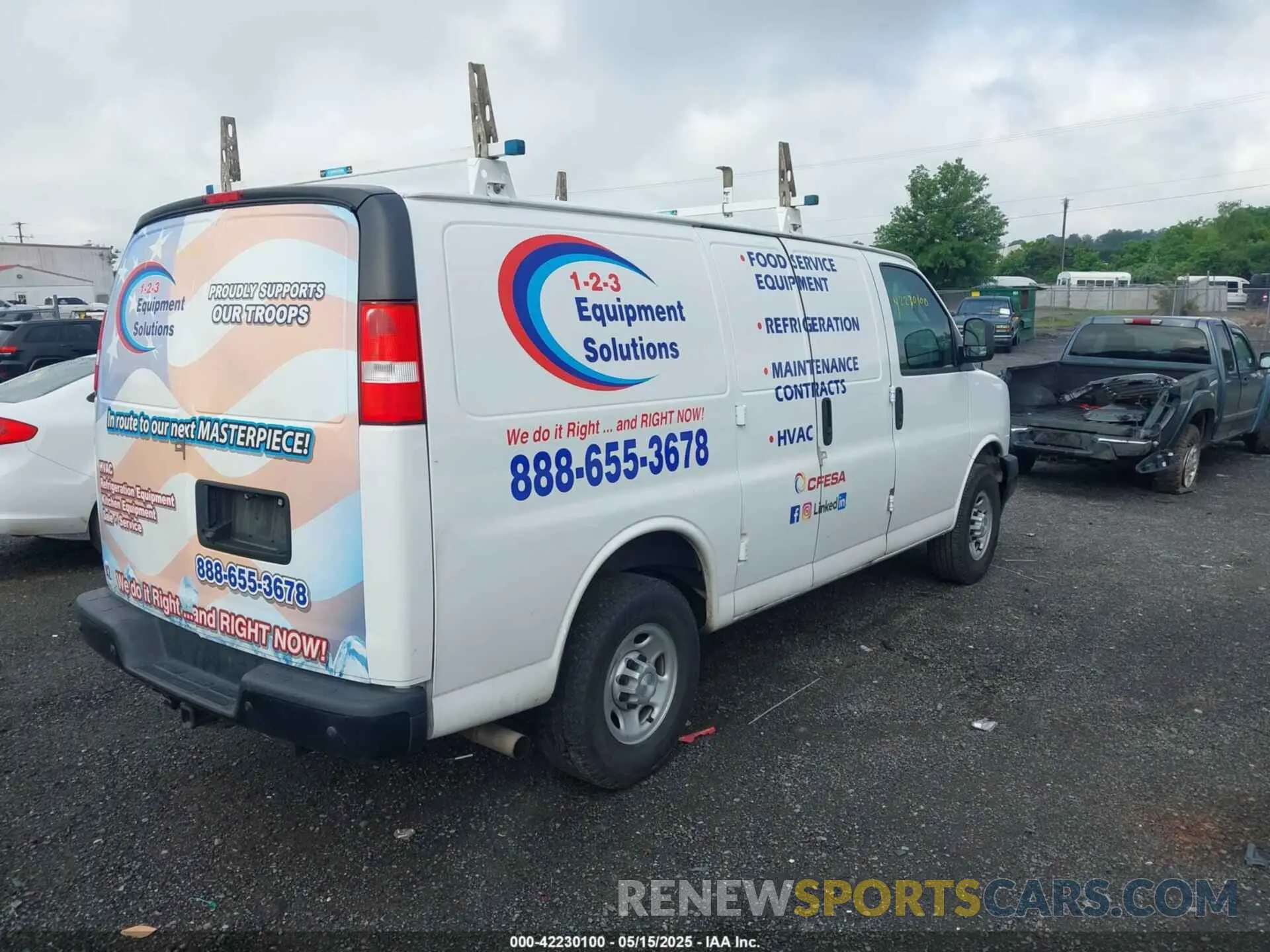 4 Photograph of a damaged car 1GCWGAFP8M1303608 CHEVROLET EXPRESS CARGO 2021