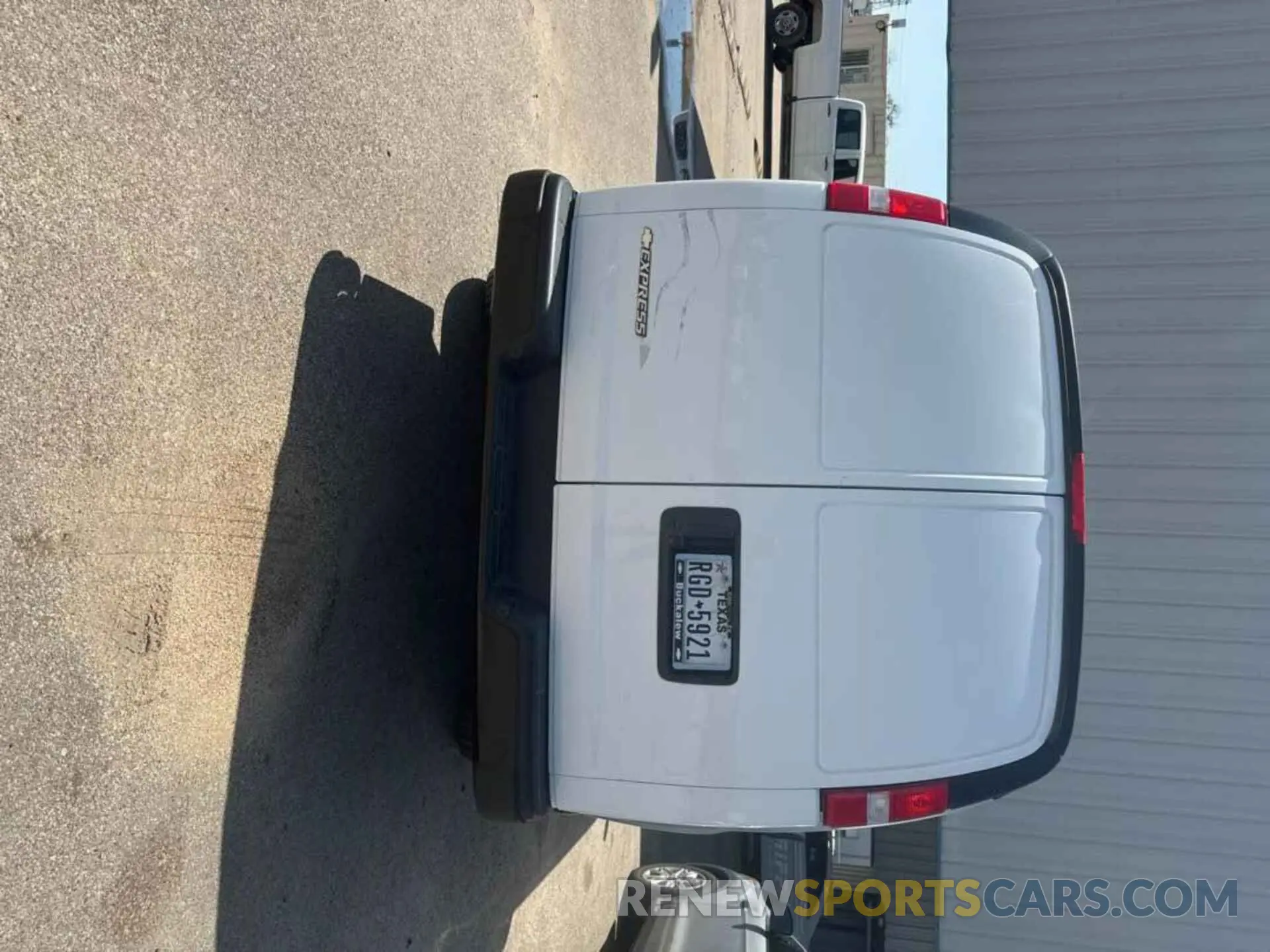 5 Photograph of a damaged car 1GCWGAFP9M1303505 CHEVROLET EXPRESS CARGO 2021