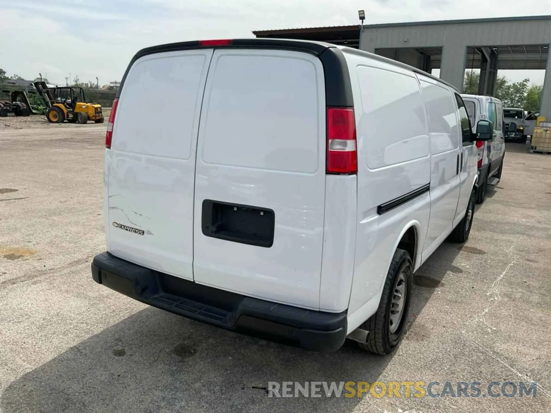 6 Photograph of a damaged car 1GCWGAFP9M1303505 CHEVROLET EXPRESS CARGO 2021