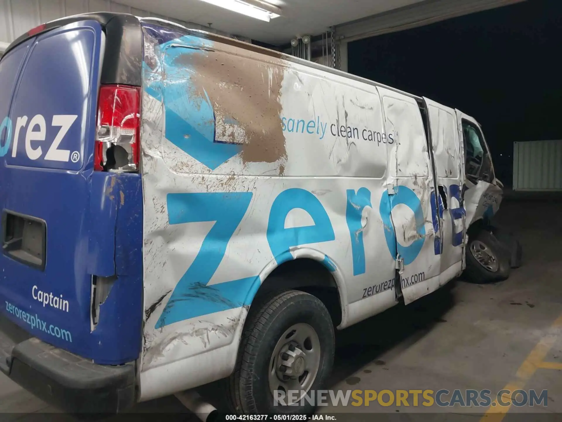 17 Photograph of a damaged car 1GCWGBF77M1144909 CHEVROLET EXPRESS CARGO 2021