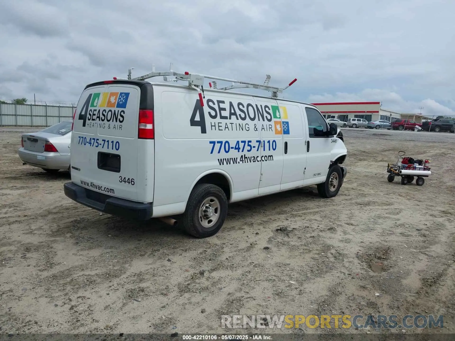 4 Photograph of a damaged car 1GCWGBFP3M1159701 CHEVROLET EXPRESS CARGO 2021