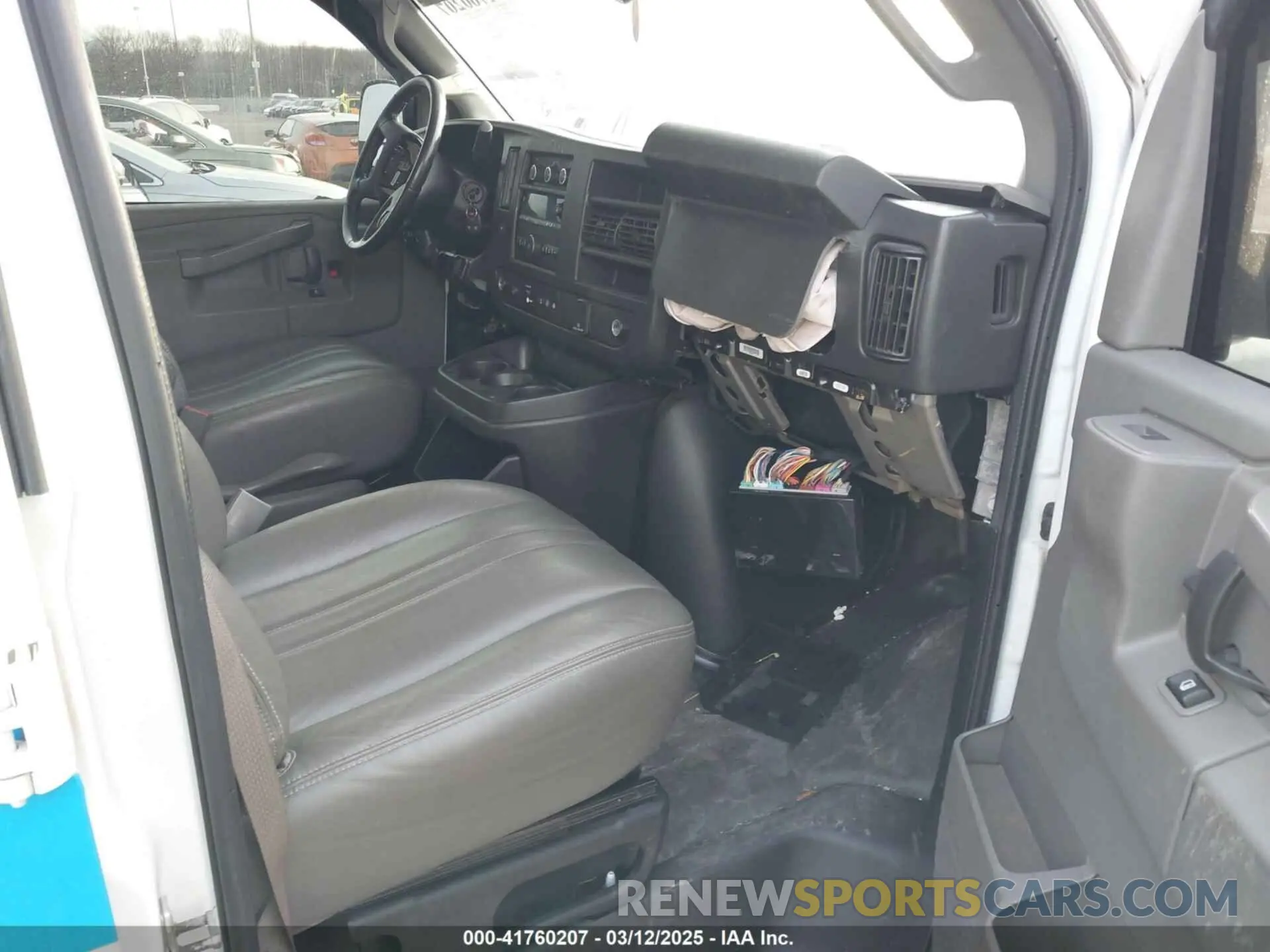 5 Photograph of a damaged car 1GCWGBFP4M1208968 CHEVROLET EXPRESS CARGO 2021