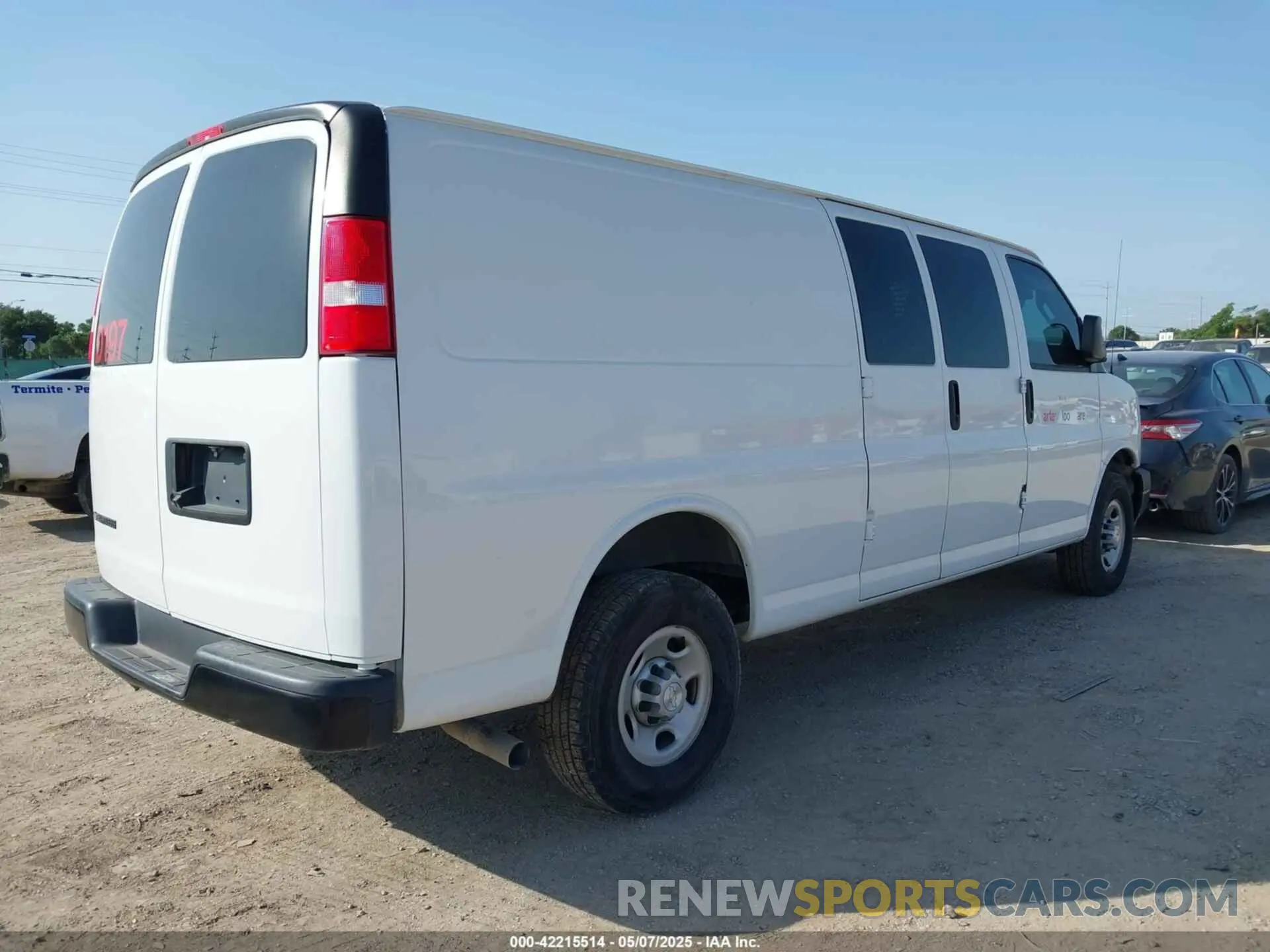 4 Photograph of a damaged car 1GCWGBFP4M1286795 CHEVROLET EXPRESS CARGO 2021