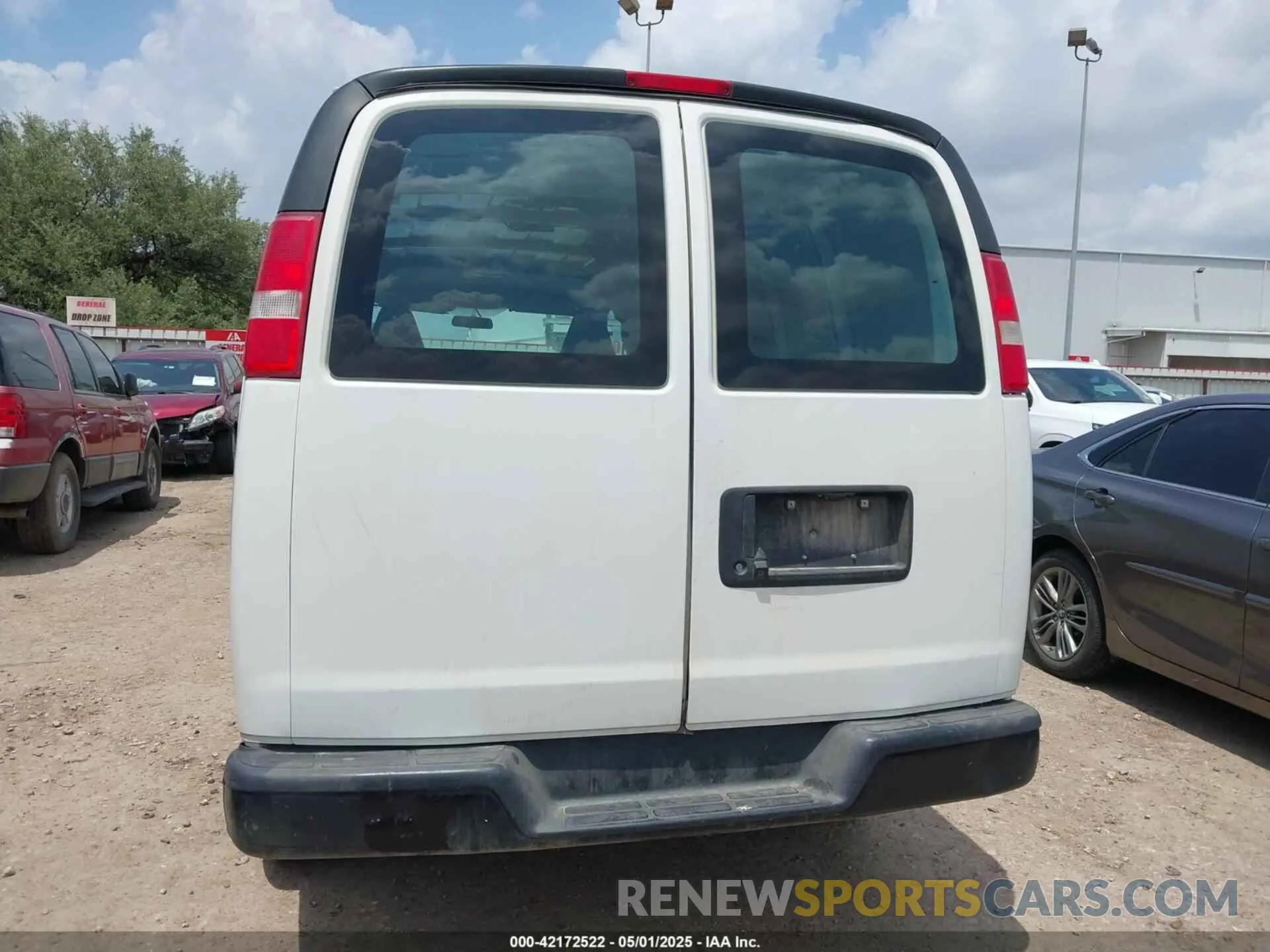 16 Photograph of a damaged car 1GCWGBFP6M1222452 CHEVROLET EXPRESS CARGO 2021