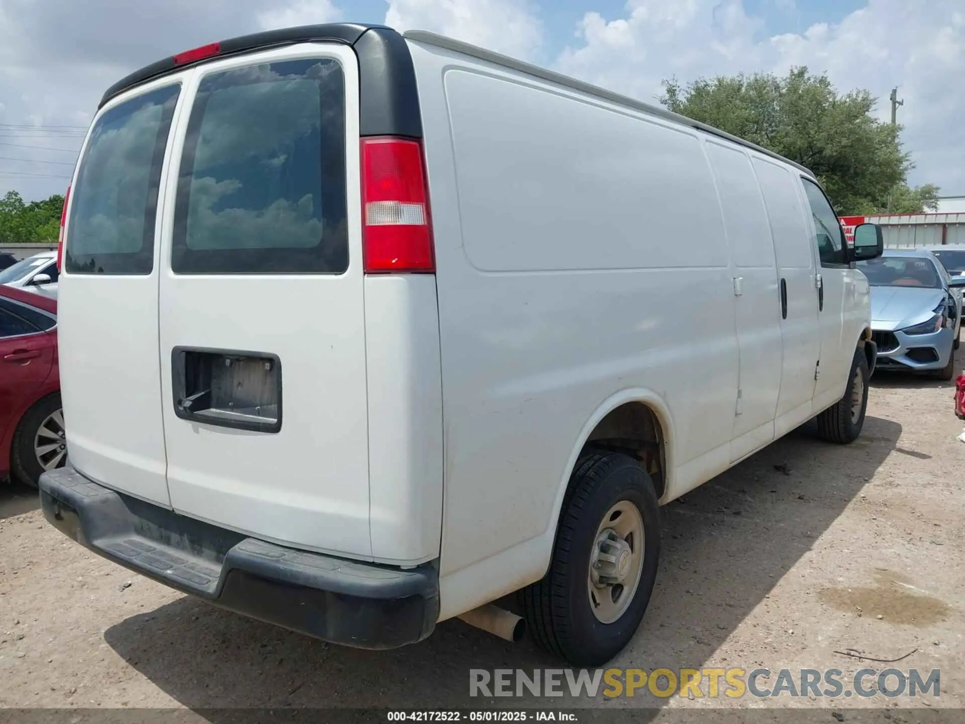 4 Photograph of a damaged car 1GCWGBFP6M1222452 CHEVROLET EXPRESS CARGO 2021