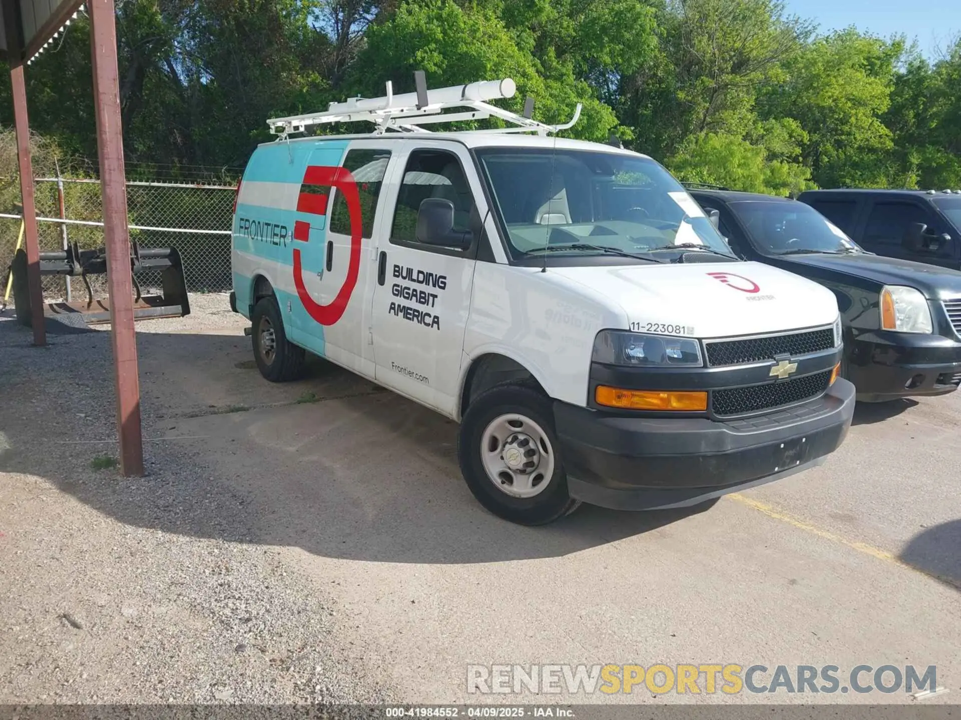 1 Photograph of a damaged car 1GCWGAFP2N1189624 CHEVROLET EXPRESS CARGO 2022