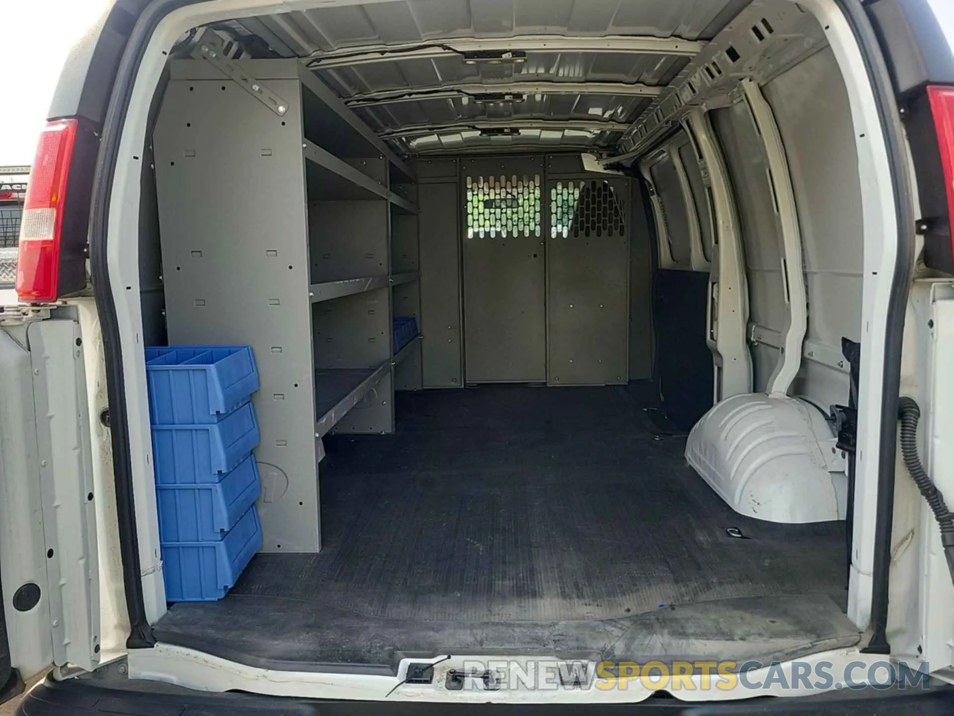 2 Photograph of a damaged car 1GCWGAFP2N1259977 CHEVROLET EXPRESS CARGO 2022