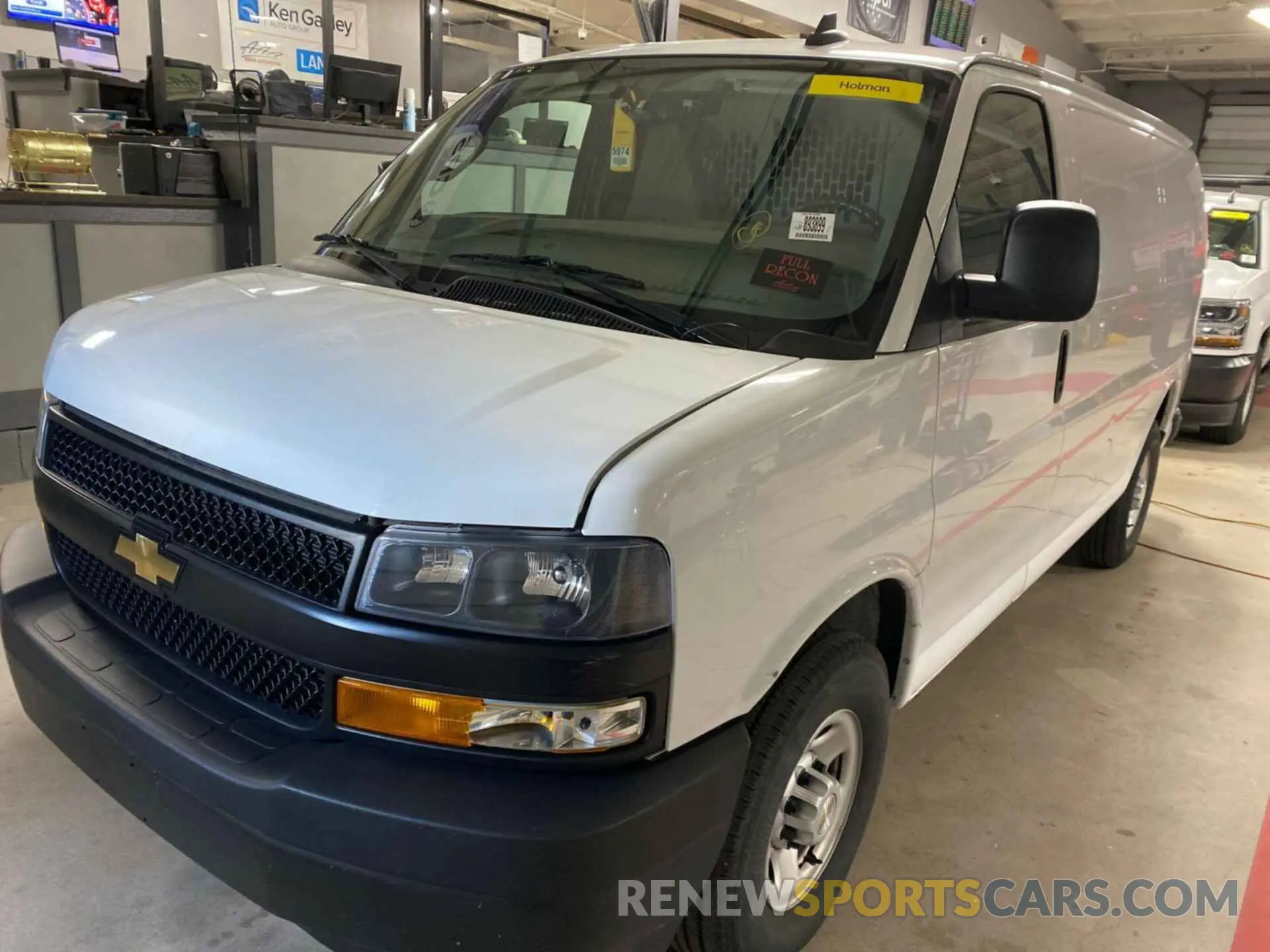 6 Photograph of a damaged car 1GCWGAFP4N1215320 CHEVROLET EXPRESS CARGO 2022