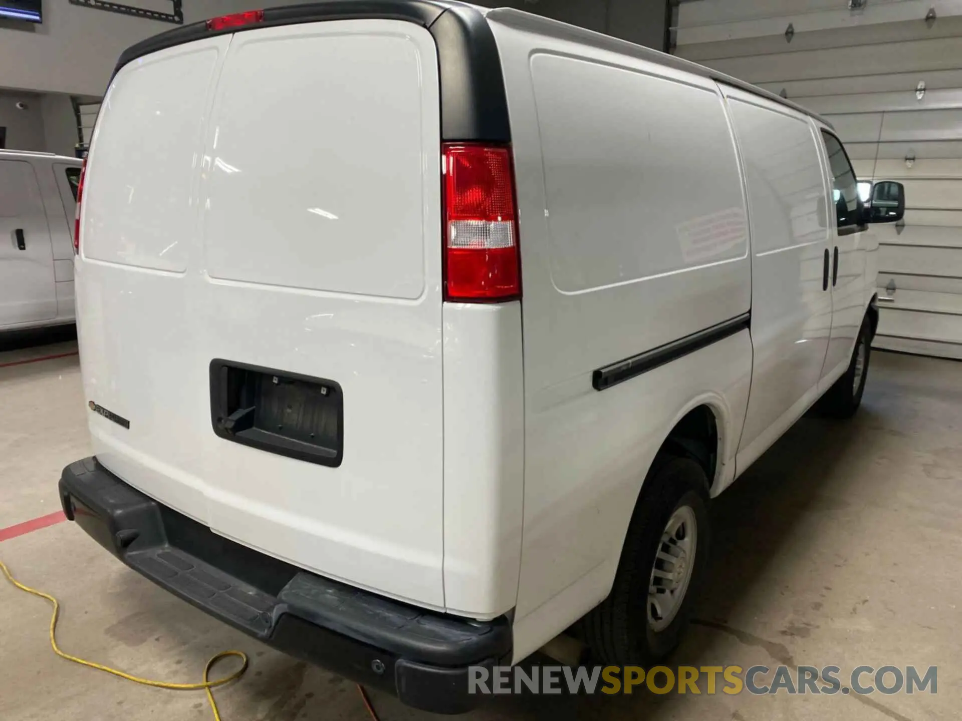 8 Photograph of a damaged car 1GCWGAFP4N1215320 CHEVROLET EXPRESS CARGO 2022