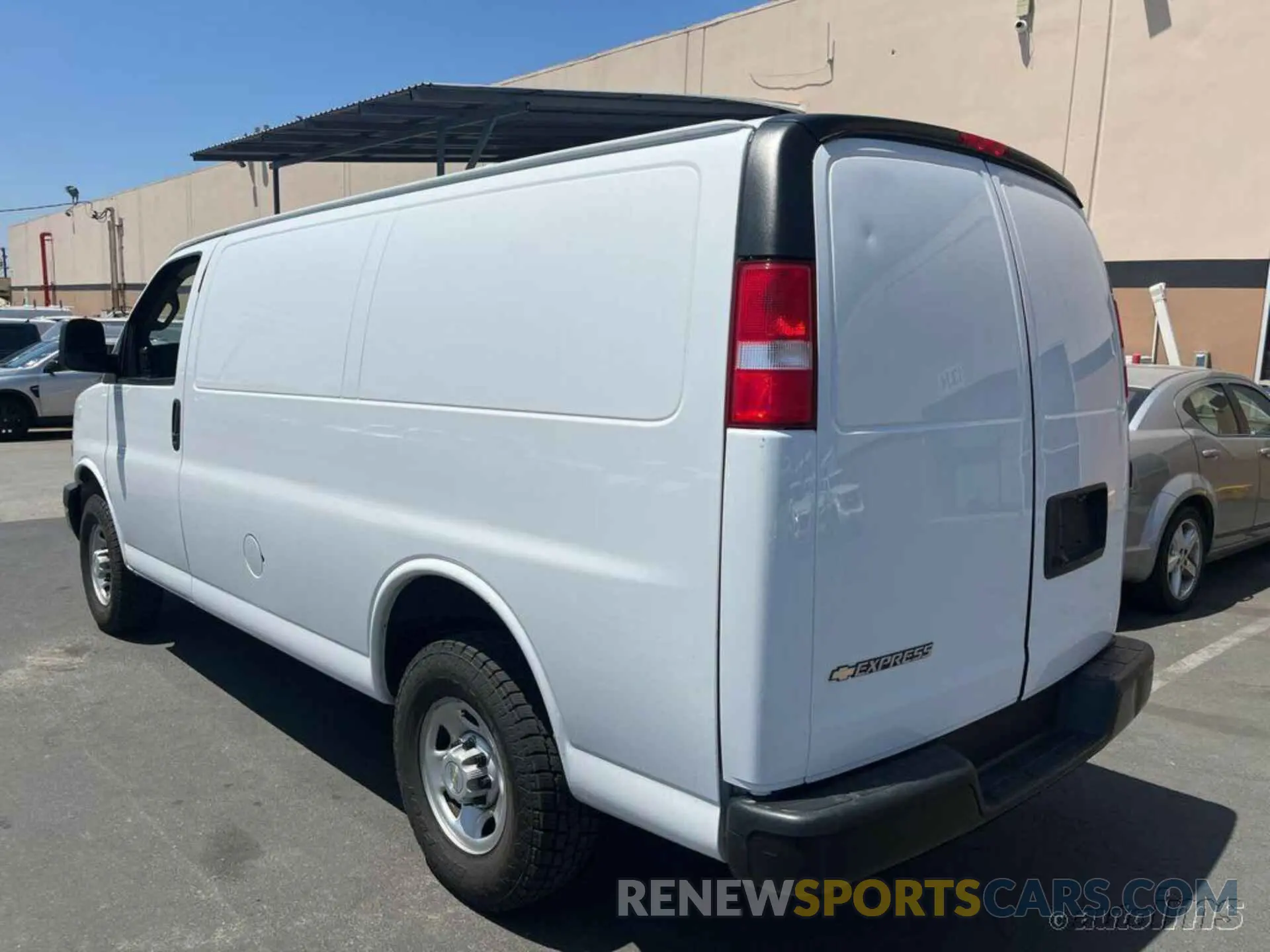 10 Photograph of a damaged car 1GCWGAFP8N1206247 CHEVROLET EXPRESS CARGO 2022