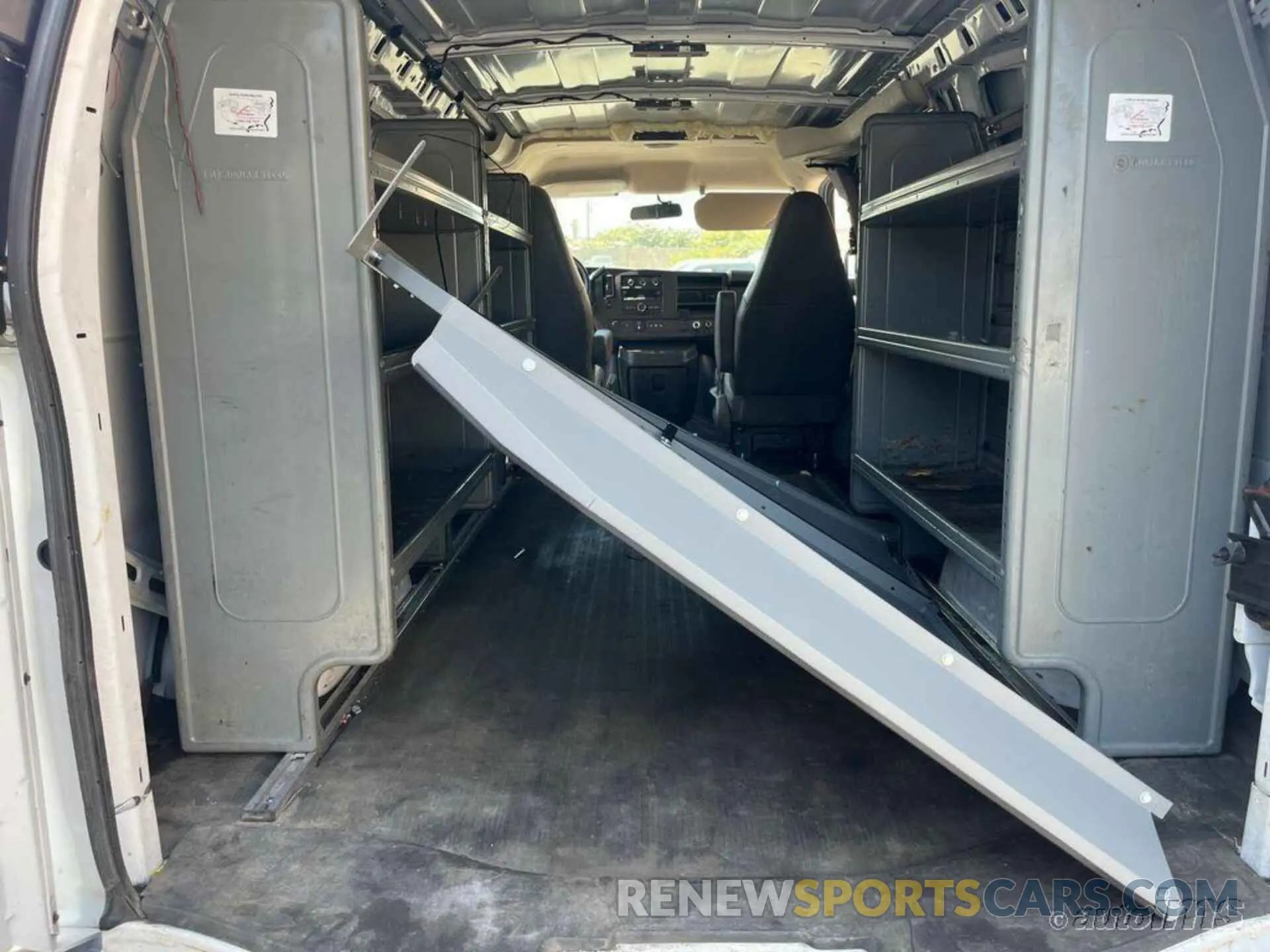 9 Photograph of a damaged car 1GCWGAFP8N1206247 CHEVROLET EXPRESS CARGO 2022
