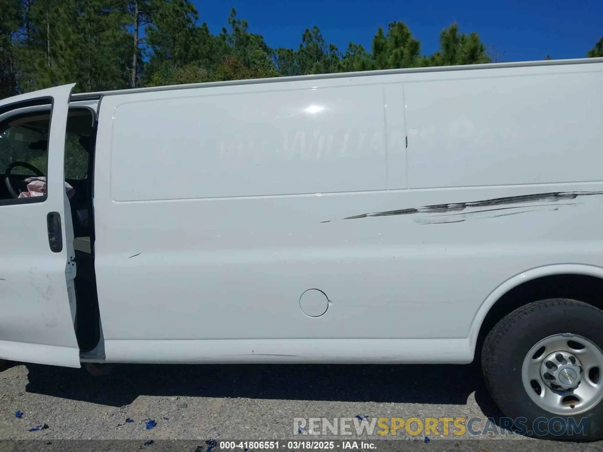 15 Photograph of a damaged car 1GCWGBFP5N1217177 CHEVROLET EXPRESS CARGO 2022