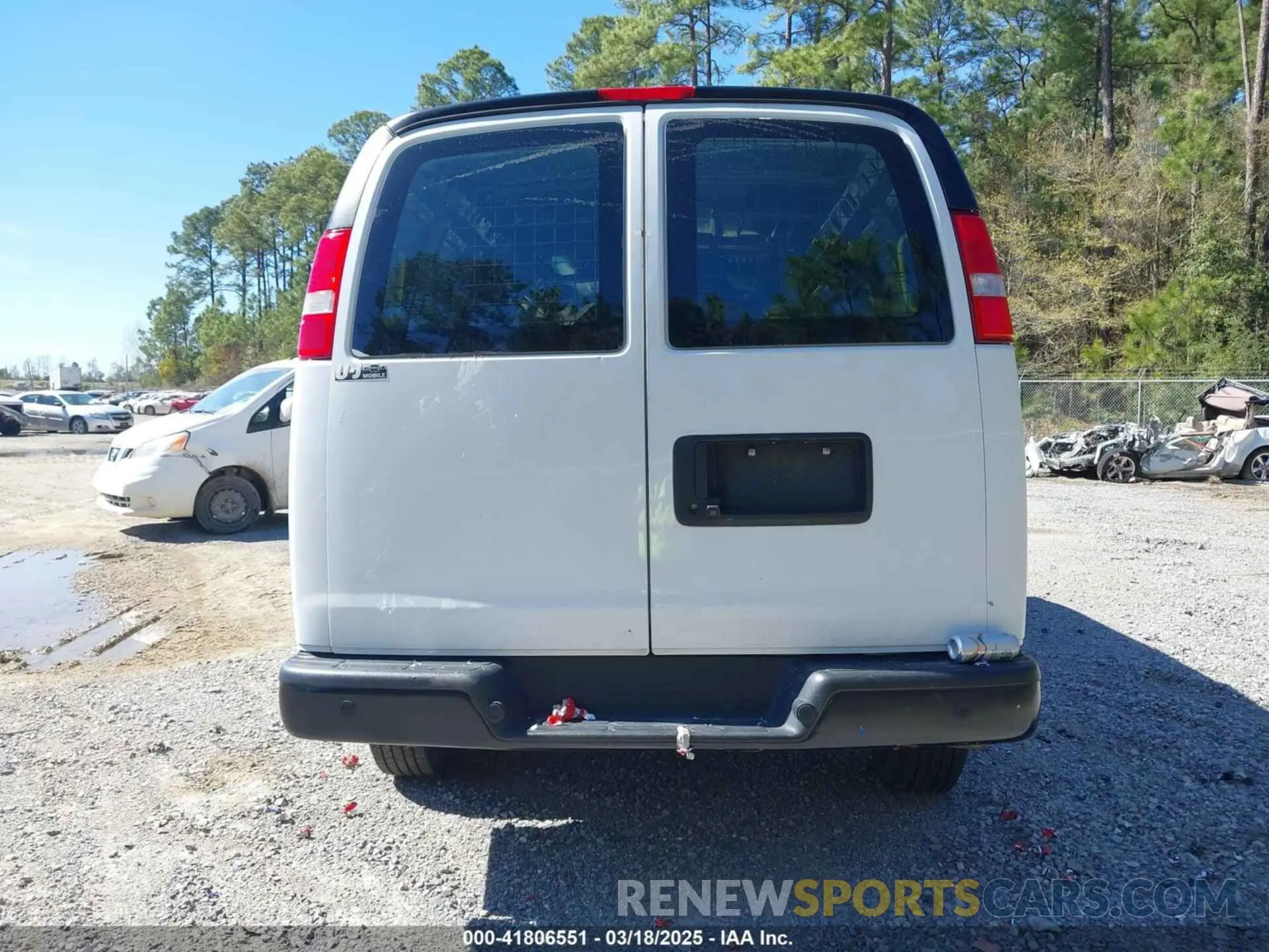 17 Photograph of a damaged car 1GCWGBFP5N1217177 CHEVROLET EXPRESS CARGO 2022