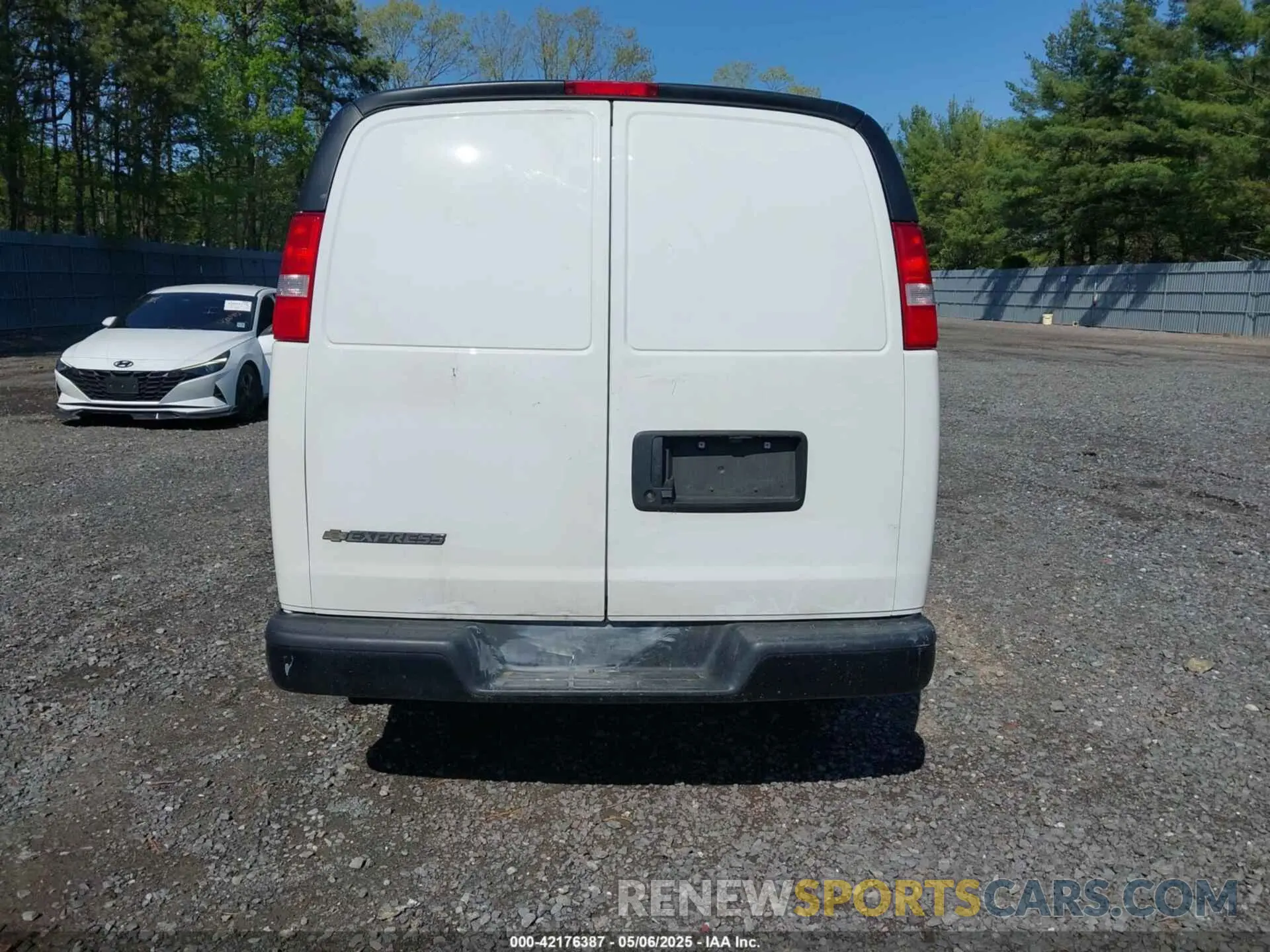 16 Photograph of a damaged car 1GCWGAFP0P1254926 CHEVROLET EXPRESS CARGO 2023