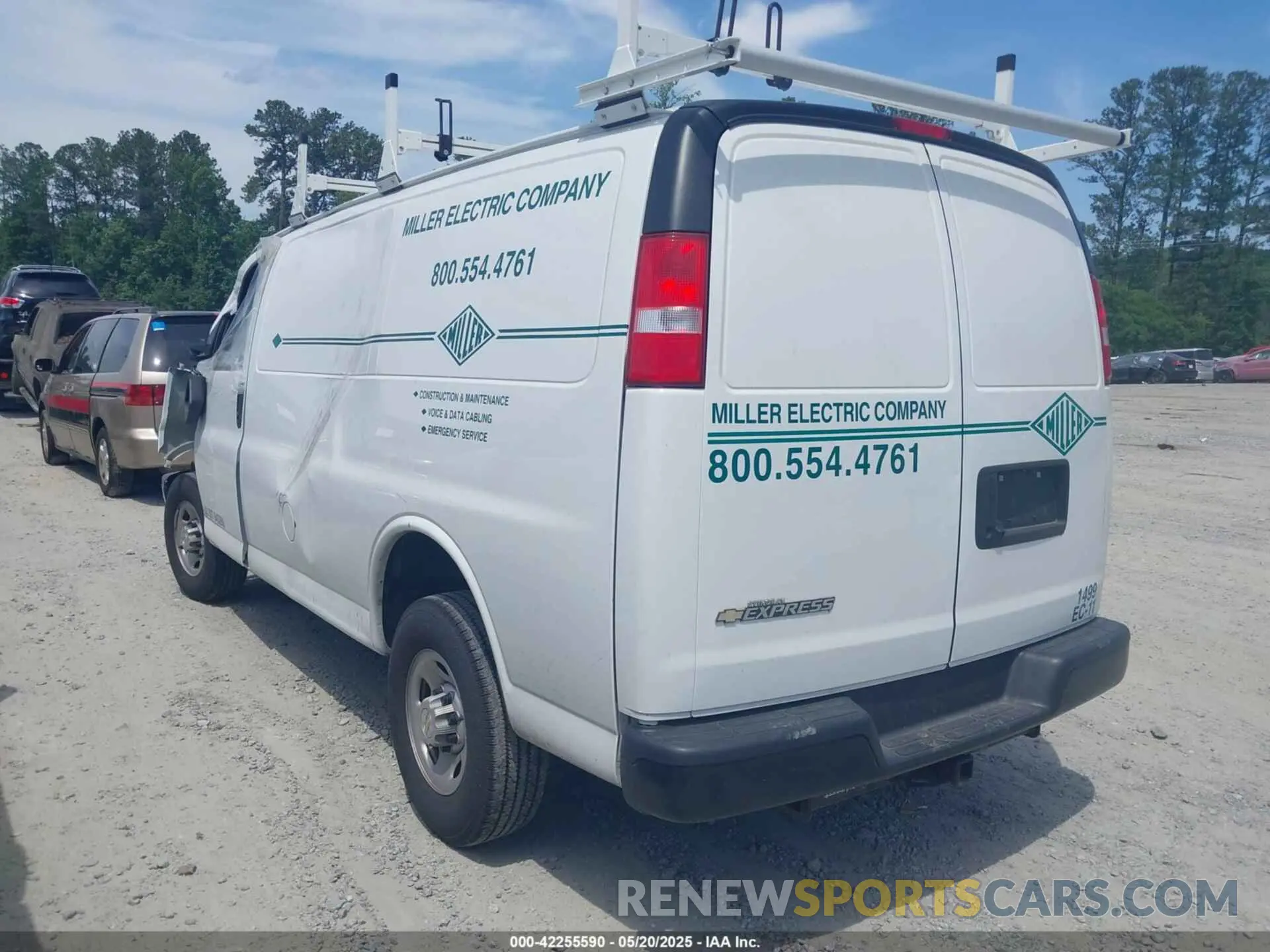 3 Photograph of a damaged car 1GCWGAFP1P1252487 CHEVROLET EXPRESS CARGO 2023