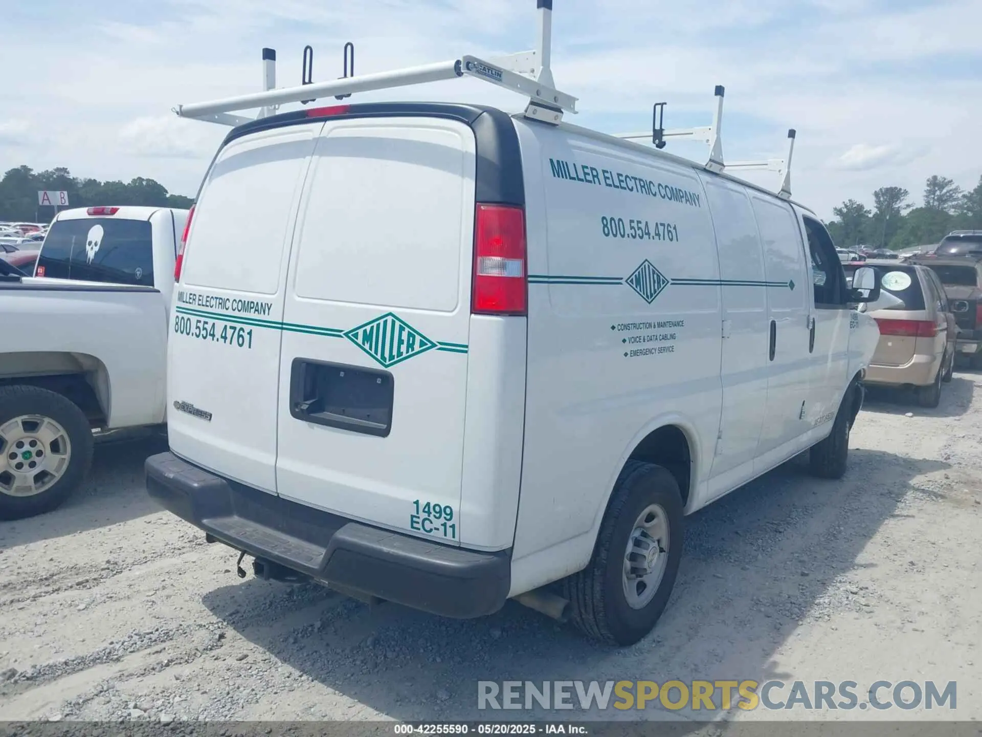 4 Photograph of a damaged car 1GCWGAFP1P1252487 CHEVROLET EXPRESS CARGO 2023