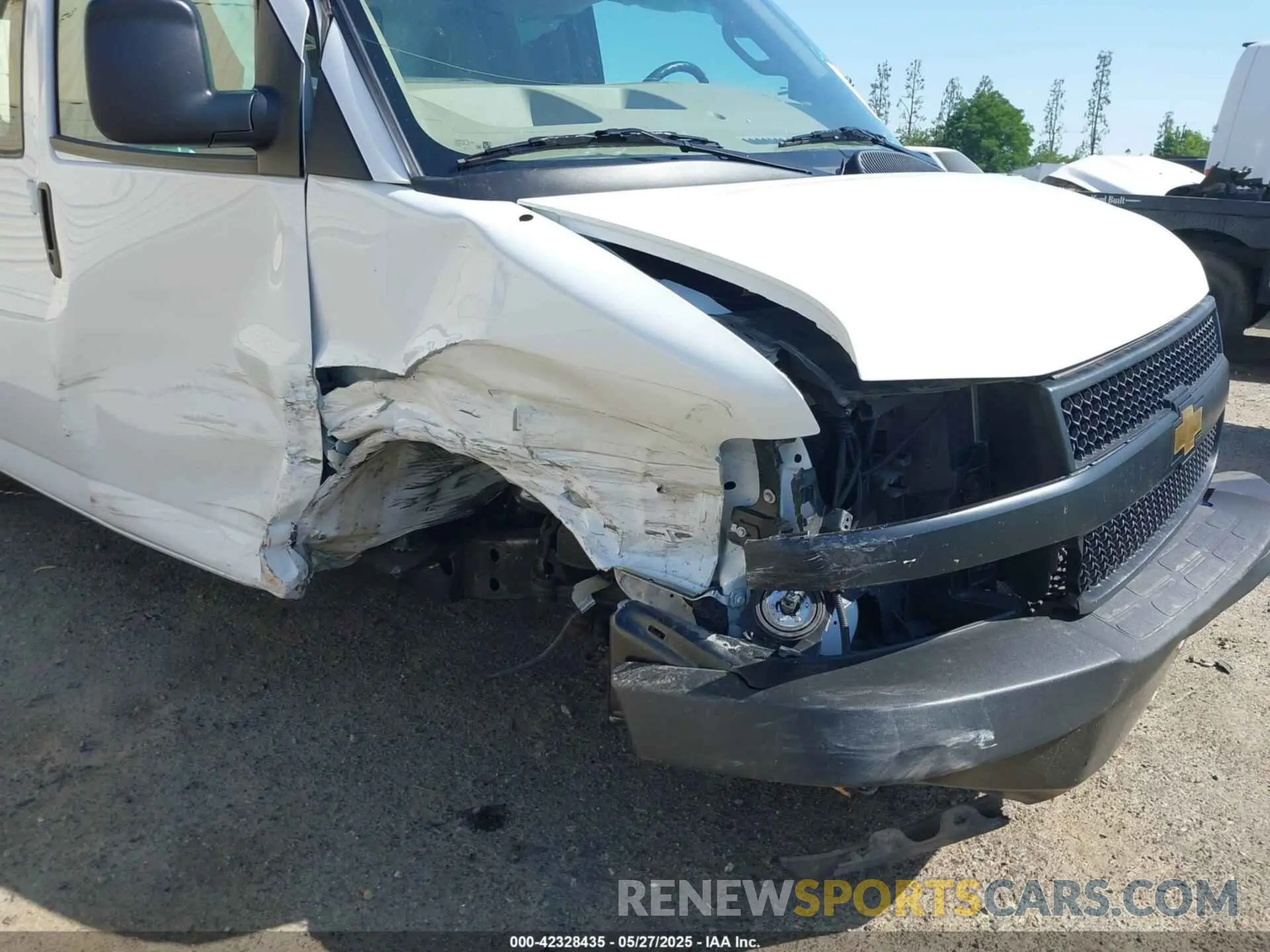 6 Photograph of a damaged car 1GCWGAFP2P1109998 CHEVROLET EXPRESS CARGO 2023