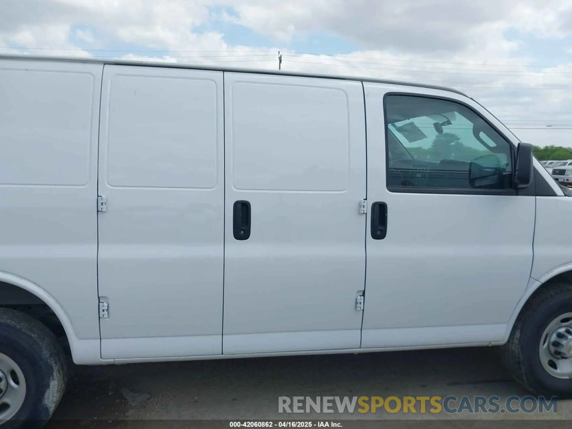 13 Photograph of a damaged car 1GCWGAFP5P1192004 CHEVROLET EXPRESS CARGO 2023