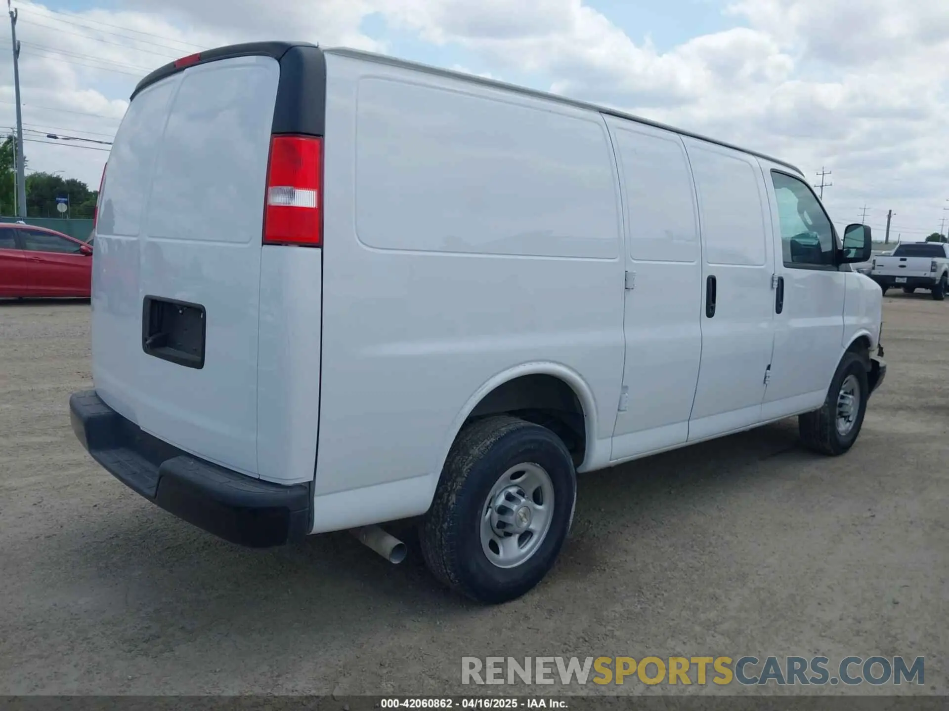 4 Photograph of a damaged car 1GCWGAFP5P1192004 CHEVROLET EXPRESS CARGO 2023