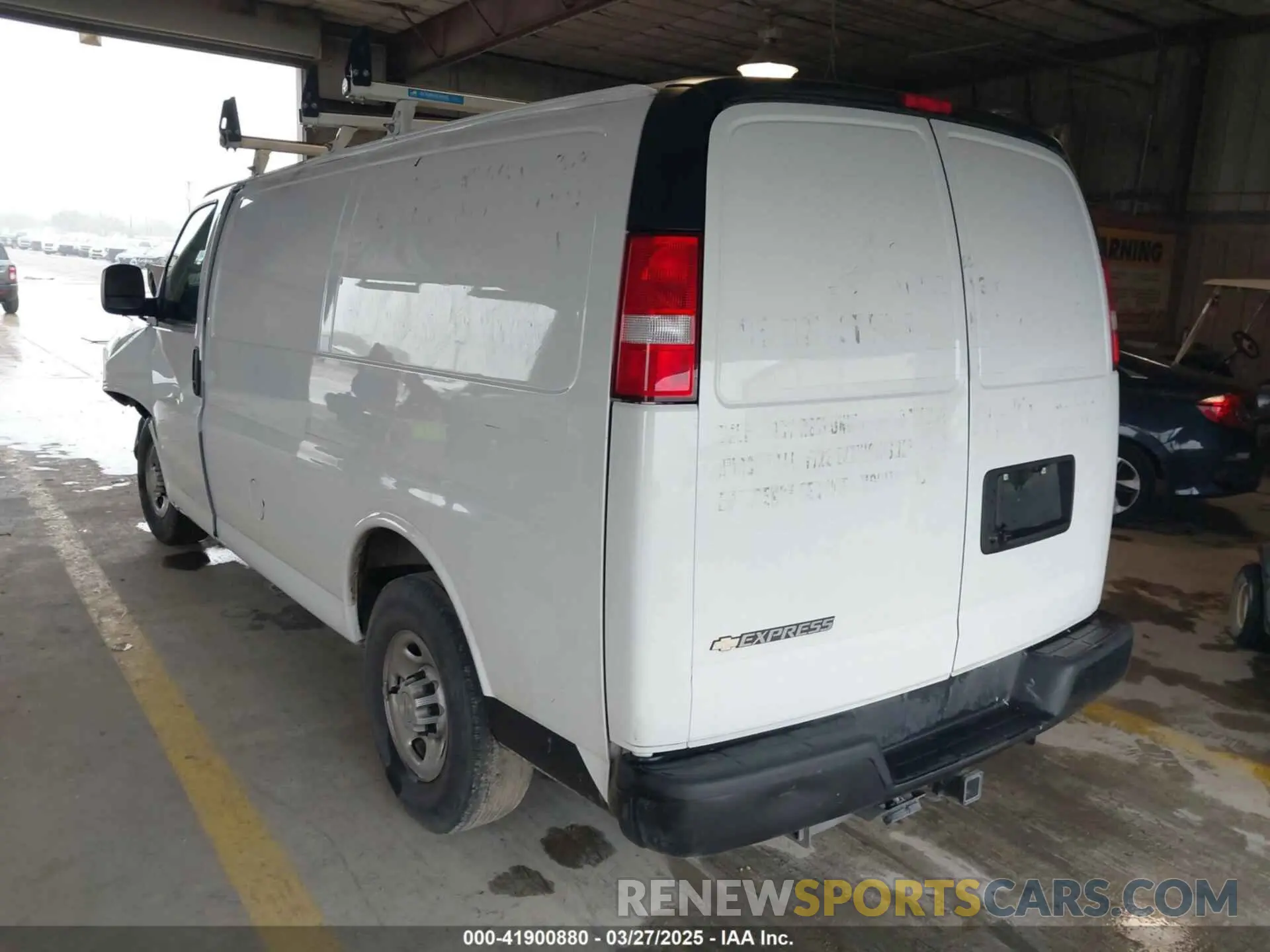 3 Photograph of a damaged car 1GCWGAFP6P1250363 CHEVROLET EXPRESS CARGO 2023