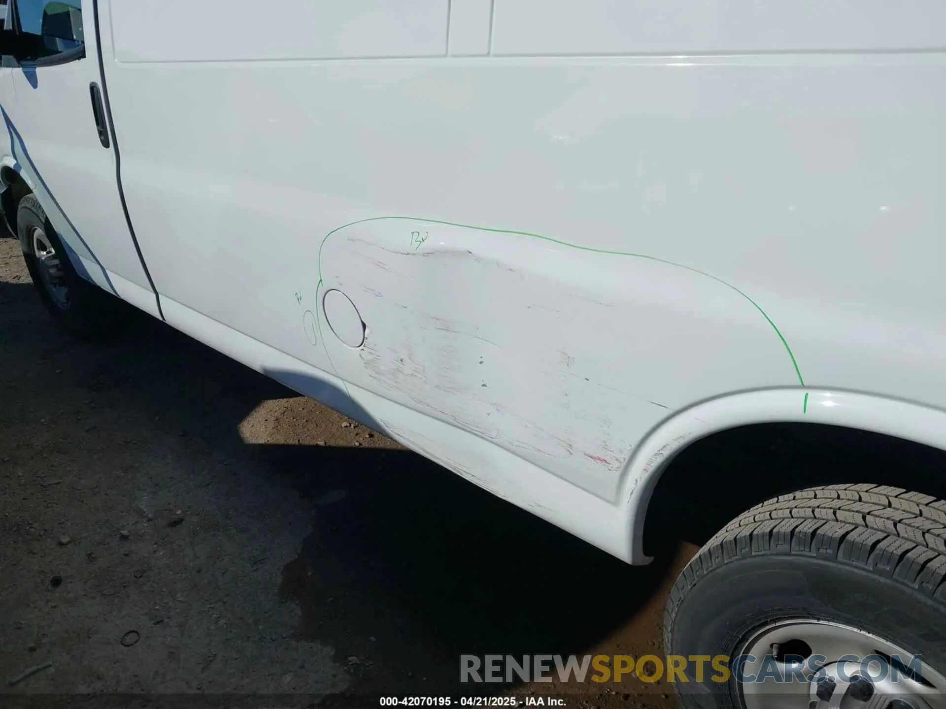 19 Photograph of a damaged car 1GCWGBFP1P1111067 CHEVROLET EXPRESS CARGO 2023
