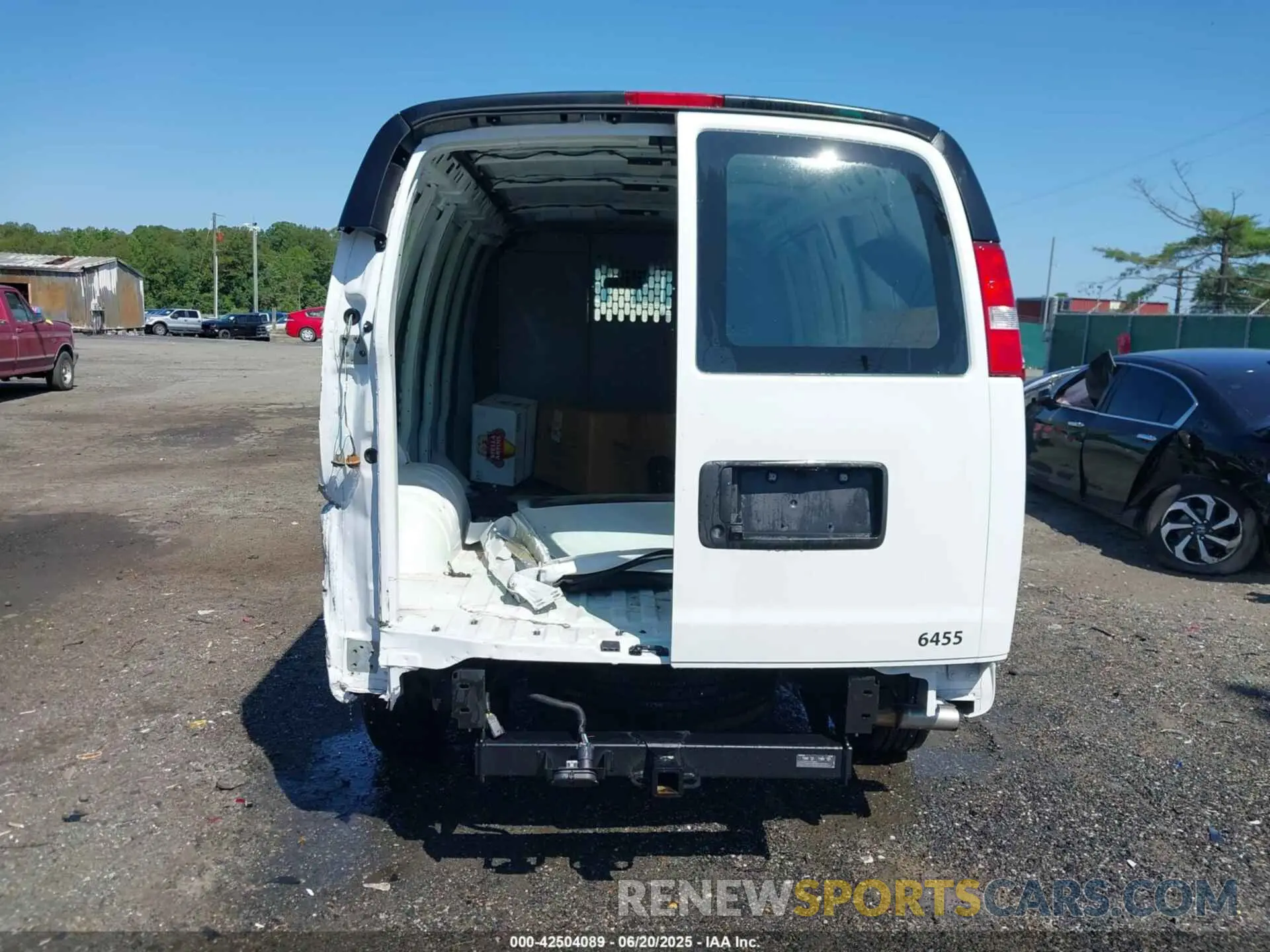 6 Photograph of a damaged car 1GCWGAFP6R1216135 CHEVROLET EXPRESS CARGO 2024