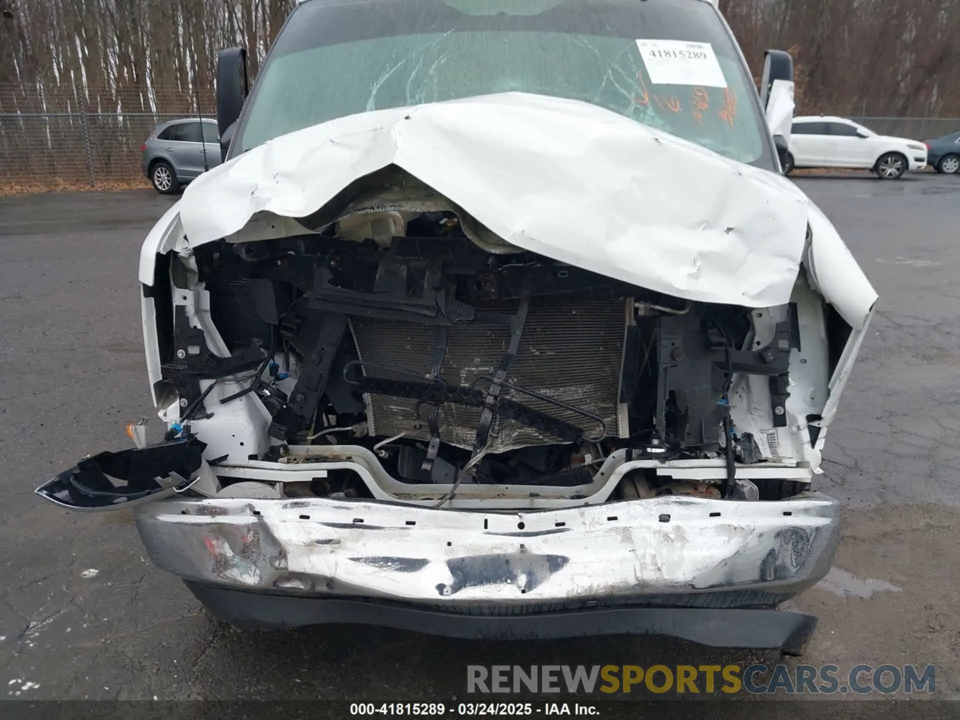 11 Photograph of a damaged car 1GB0GRFG0K1366207 CHEVROLET EXPRESS CUTAWAY 2019