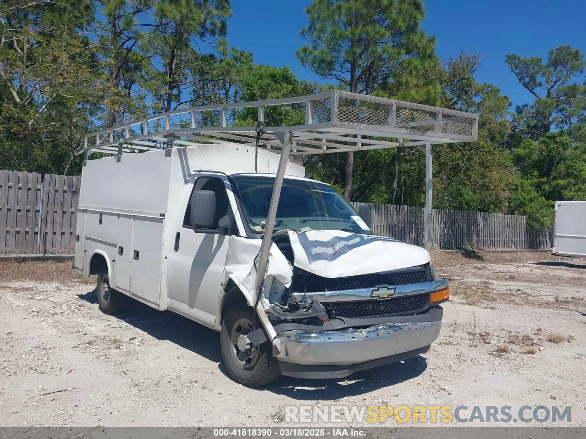 1 Photograph of a damaged car 1GB0GRFG1K1295549 CHEVROLET EXPRESS CUTAWAY 2019