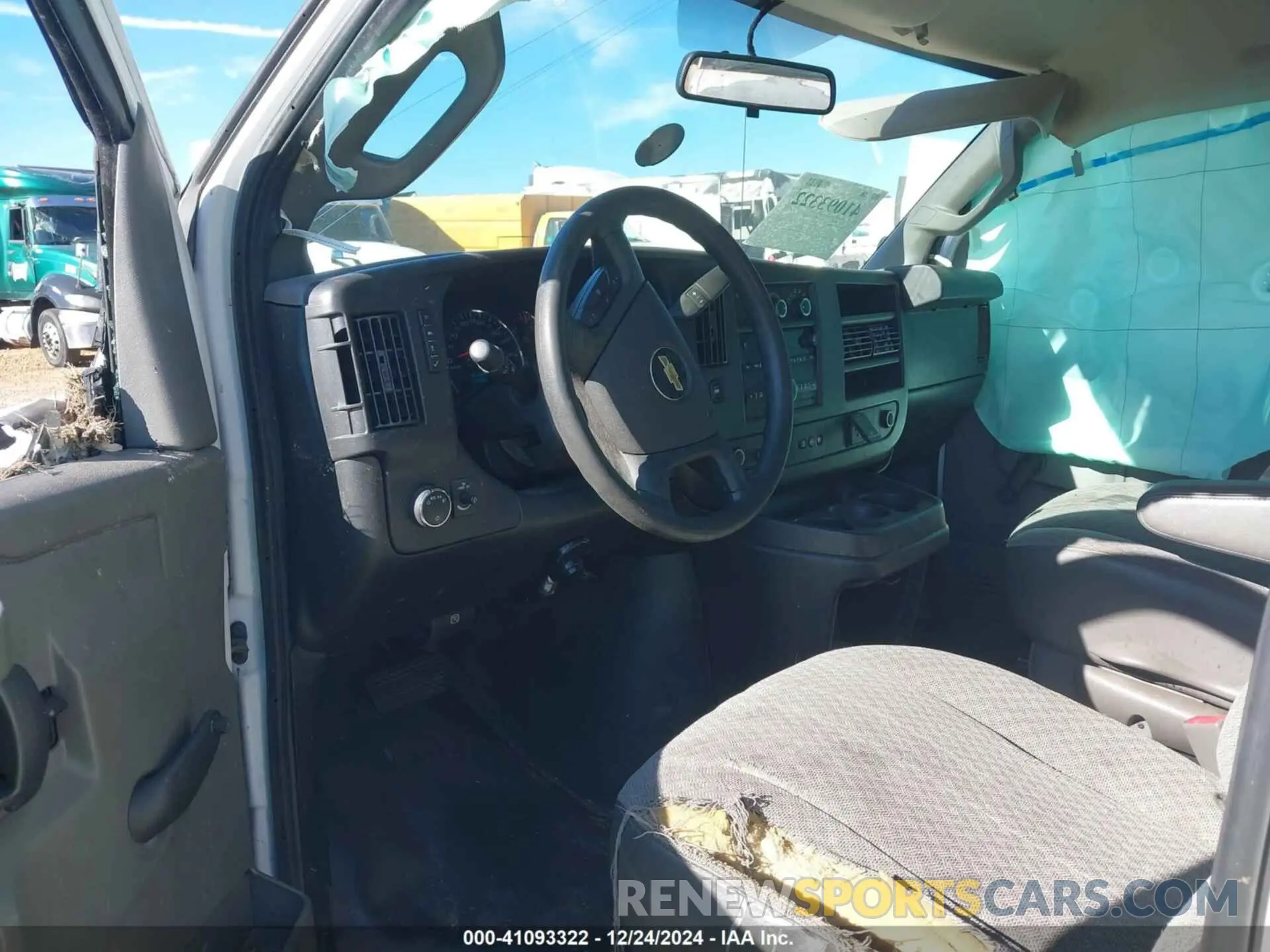 5 Photograph of a damaged car 1GB0GRFP0K1216274 CHEVROLET EXPRESS CUTAWAY 2019