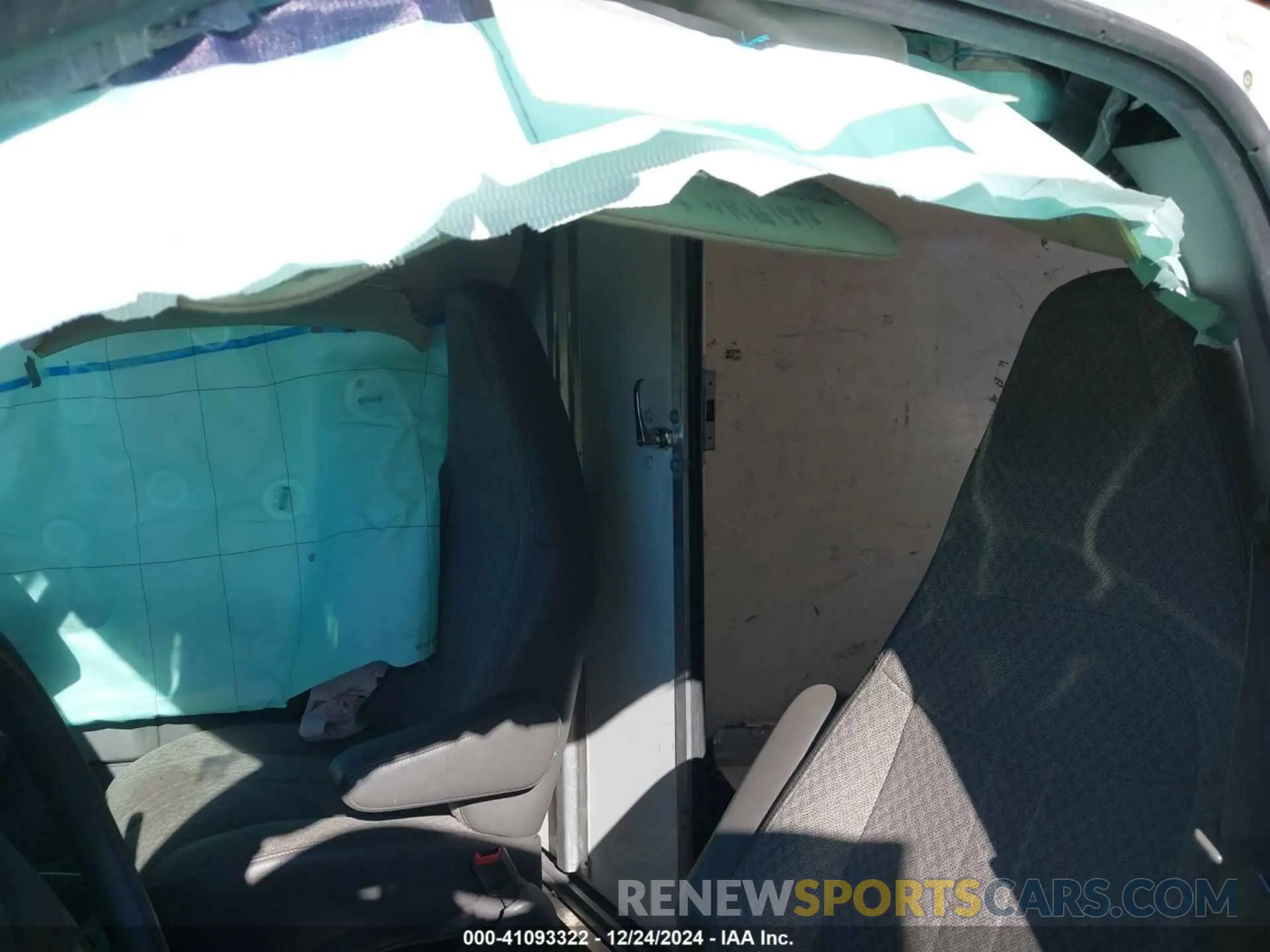 7 Photograph of a damaged car 1GB0GRFP0K1216274 CHEVROLET EXPRESS CUTAWAY 2019