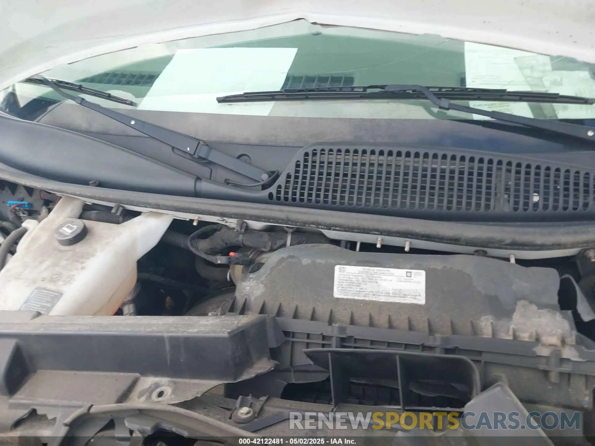 9 Photograph of a damaged car 1GB0GRFP9K1370725 CHEVROLET EXPRESS CUTAWAY 2019