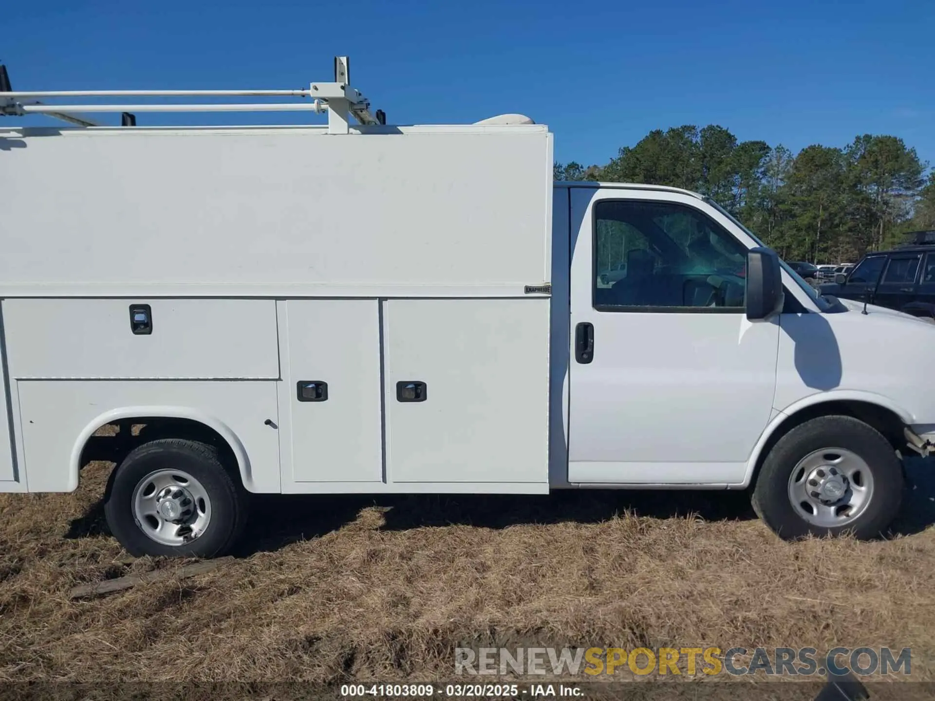 14 Photograph of a damaged car 1HA0GRFG6KN001031 CHEVROLET EXPRESS CUTAWAY 2019