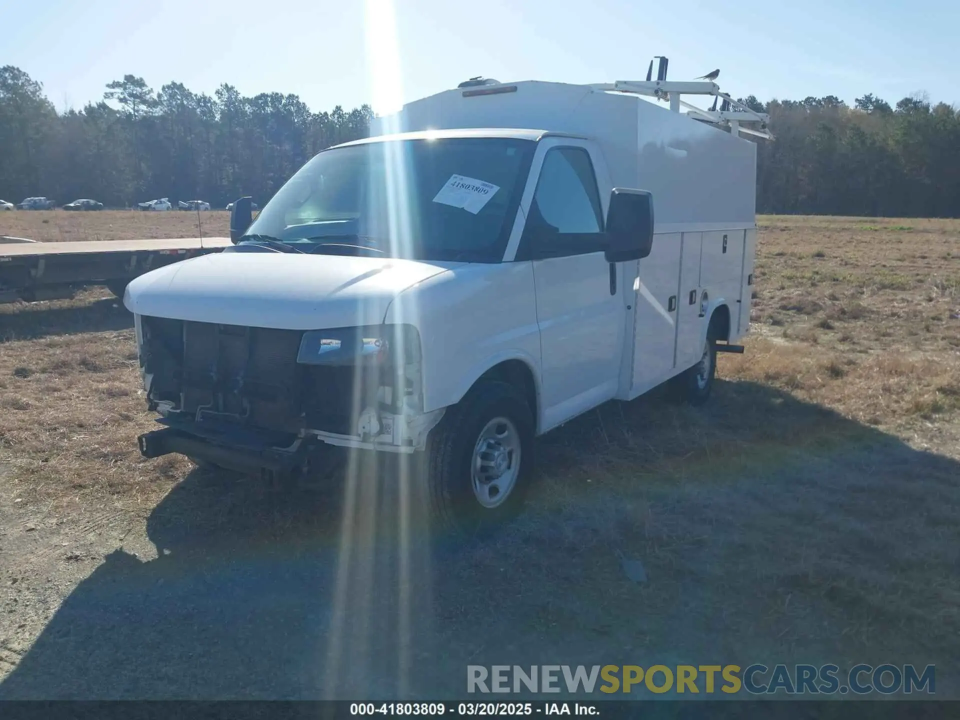 2 Photograph of a damaged car 1HA0GRFG6KN001031 CHEVROLET EXPRESS CUTAWAY 2019