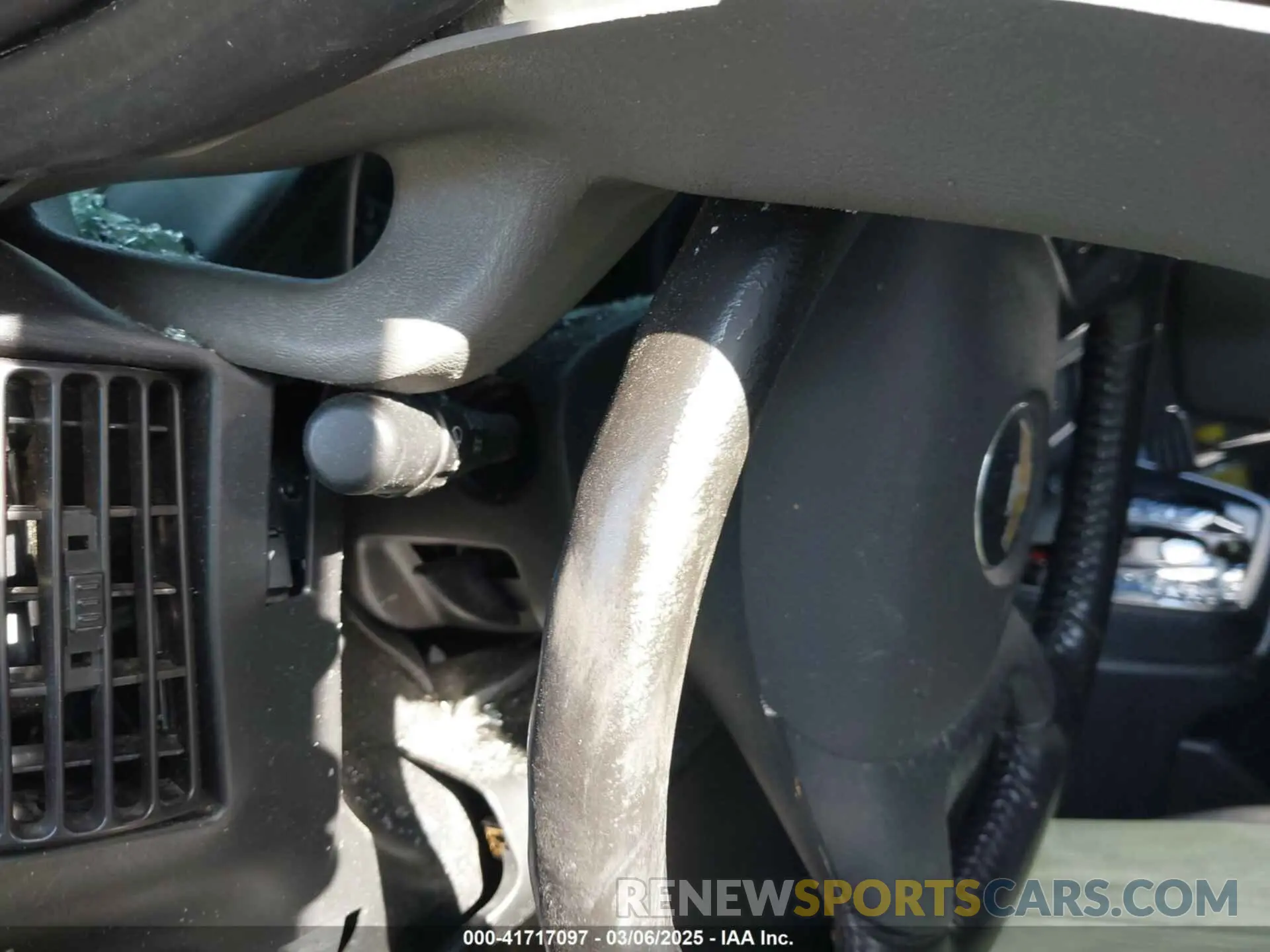5 Photograph of a damaged car 1GB0GRFG9L1120239 CHEVROLET EXPRESS CUTAWAY 2020
