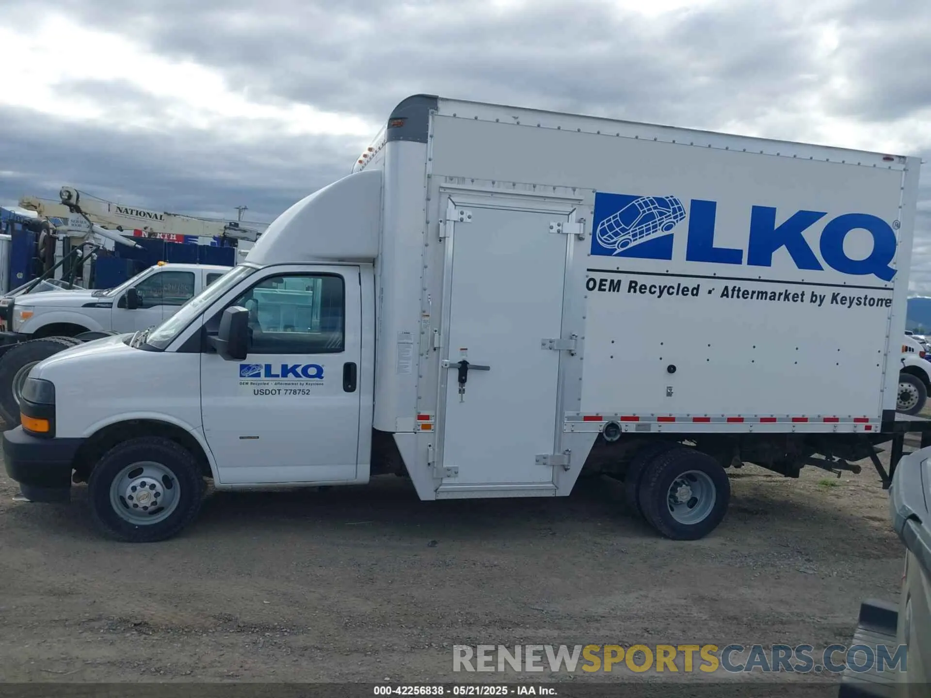 14 Photograph of a damaged car 1GB3GSCGXL1169782 CHEVROLET EXPRESS CUTAWAY 2020